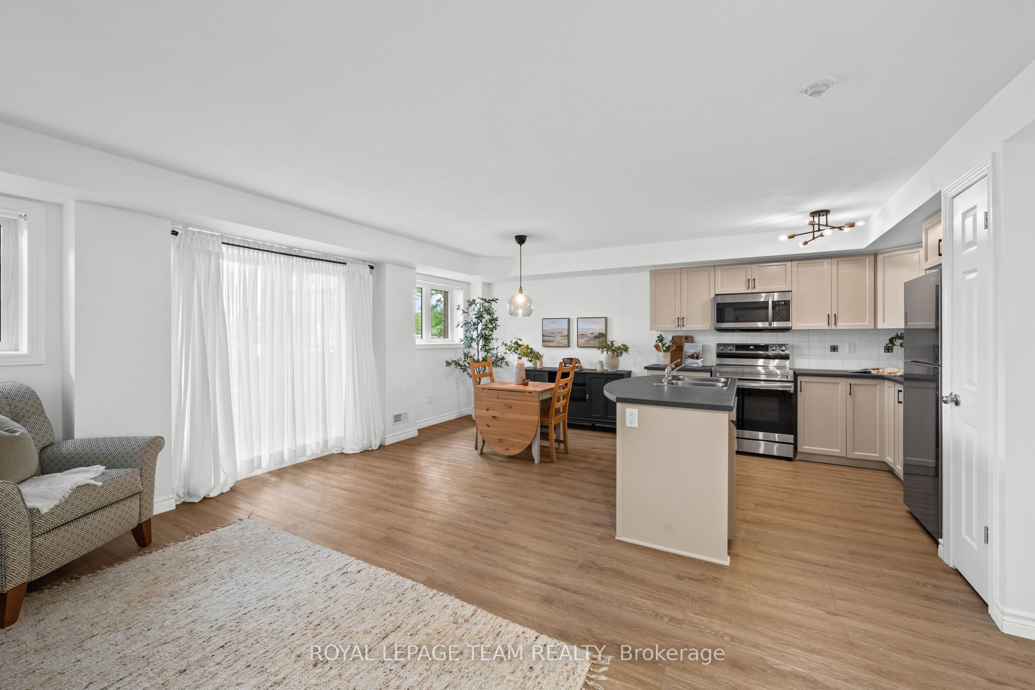 313 Cresthaven Drive 2 Property Photo 13