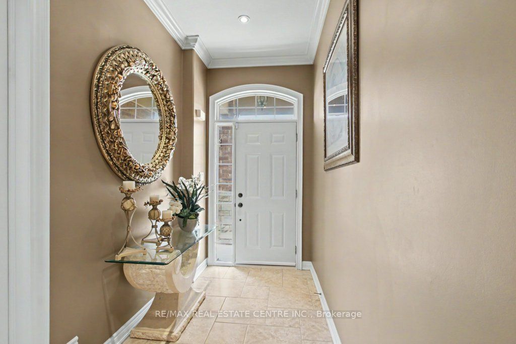 284 Normanhurst Avenue Property Photo 6