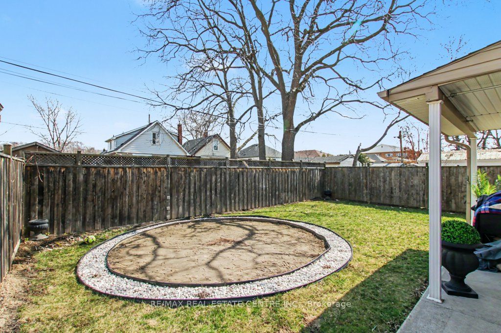 284 Normanhurst Avenue Property Photo 45