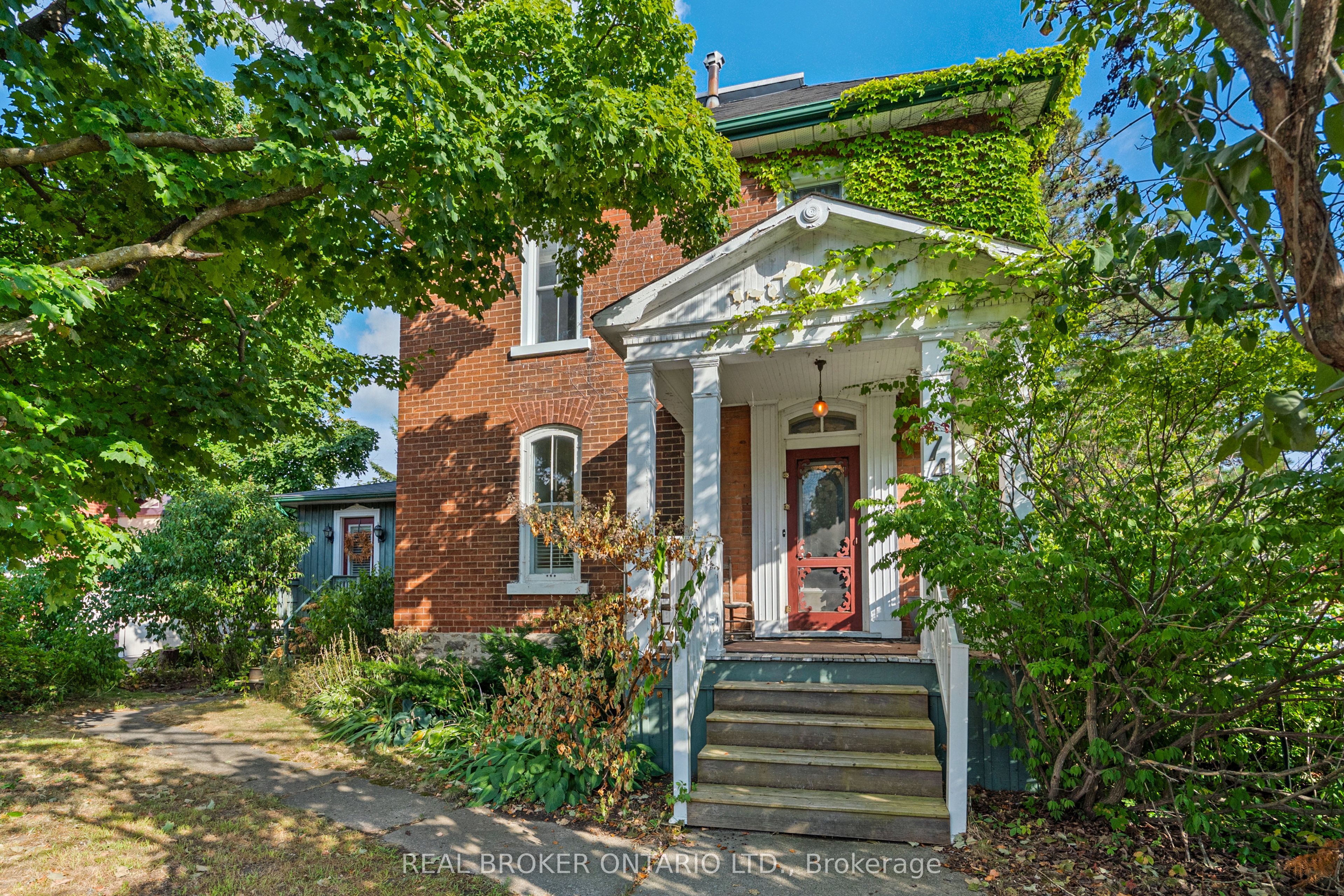 74 LAKE Avenue W
