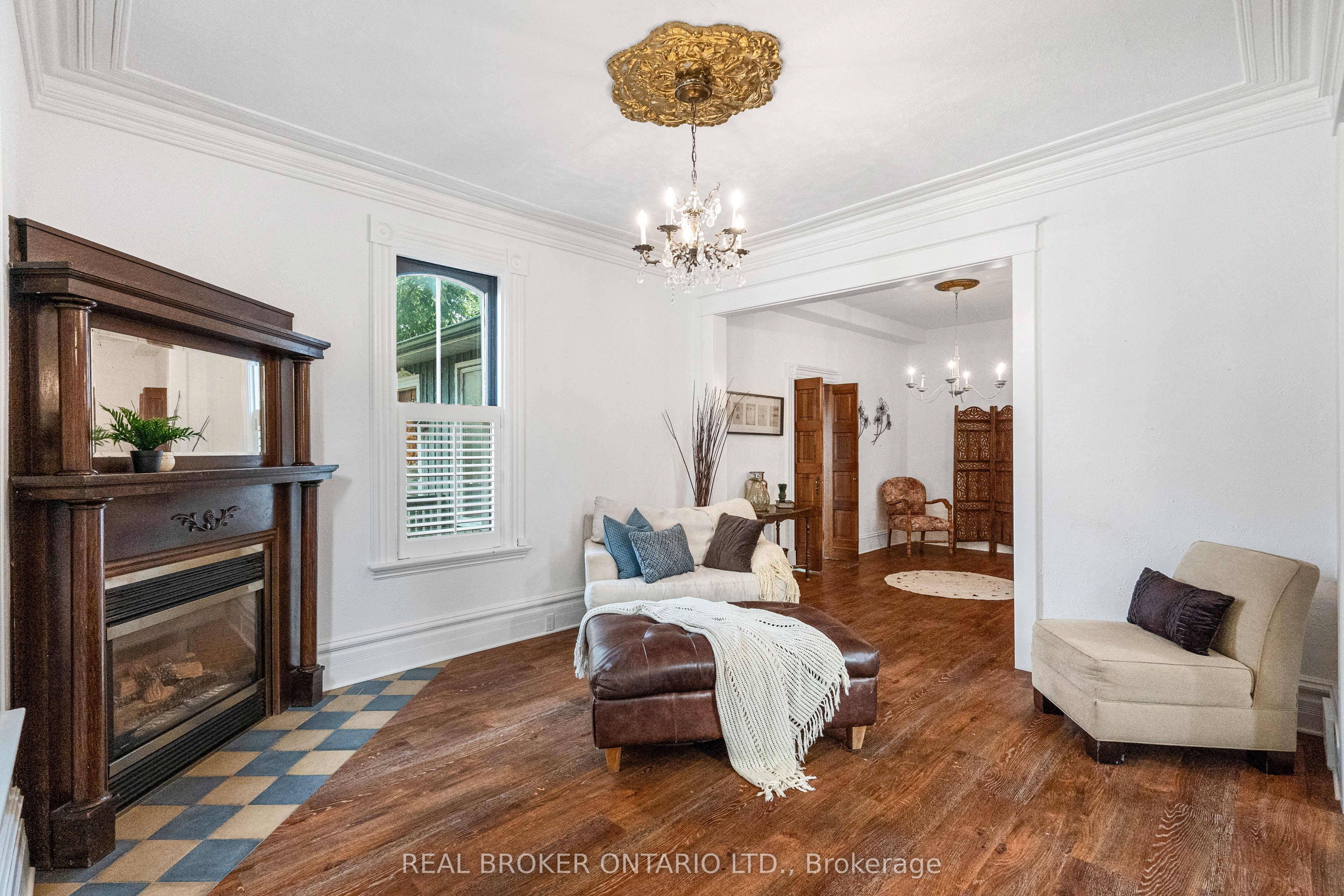 74 Lake Avenue W Property Photo 6