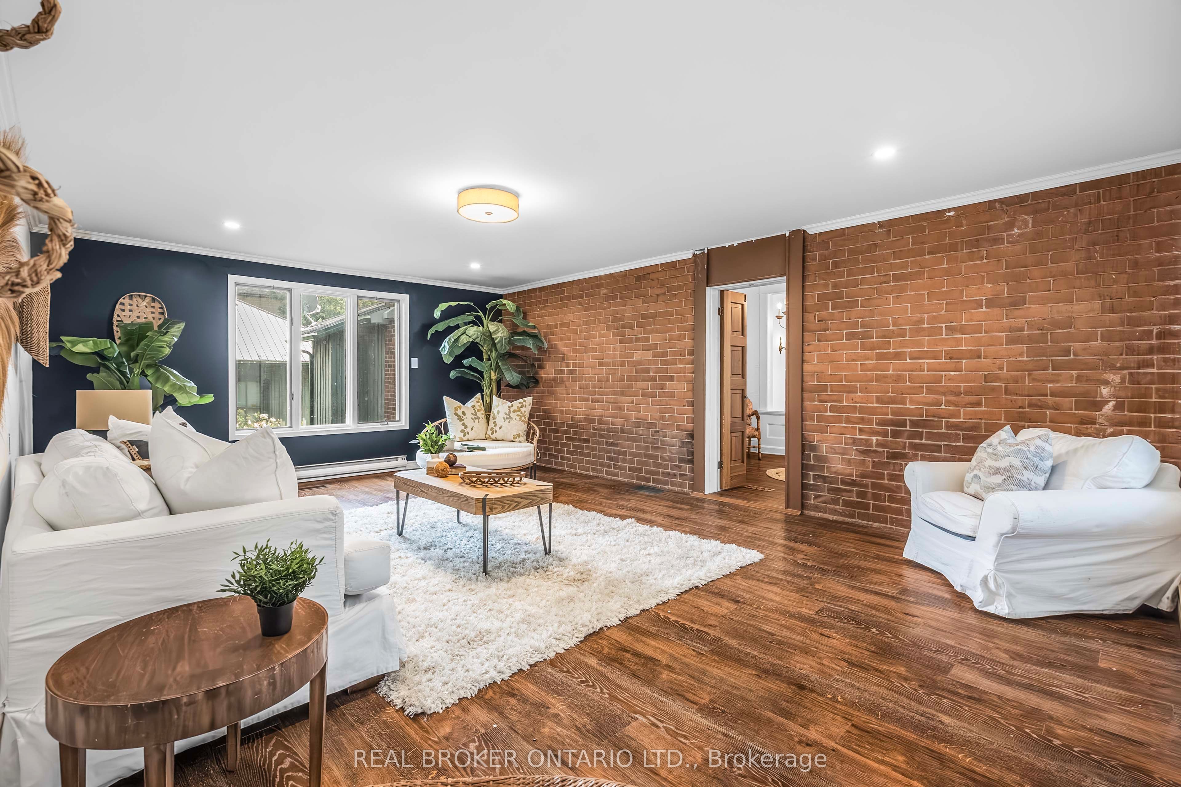 74 Lake Avenue W Property Photo 15