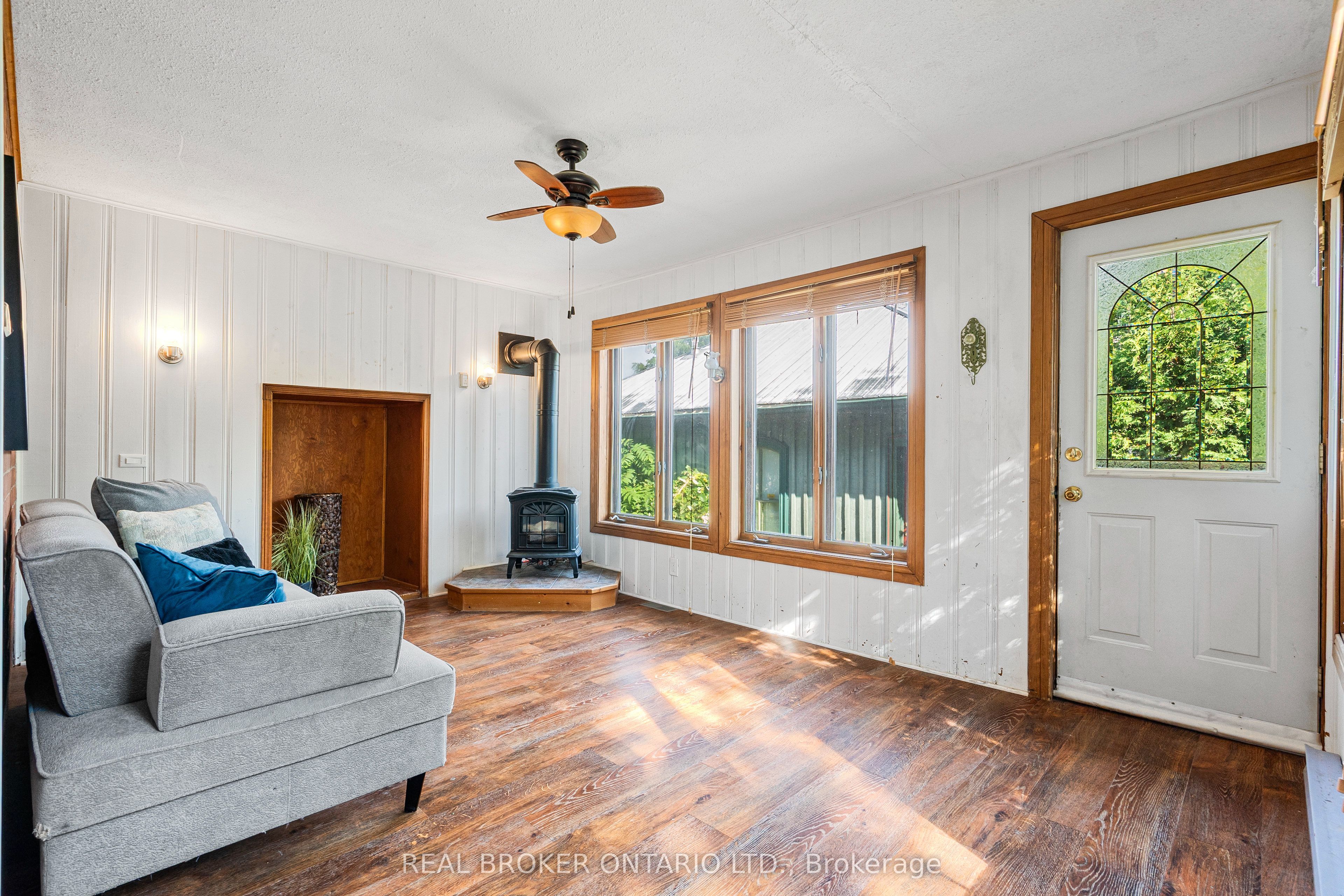 74 Lake Avenue W Property Photo 26