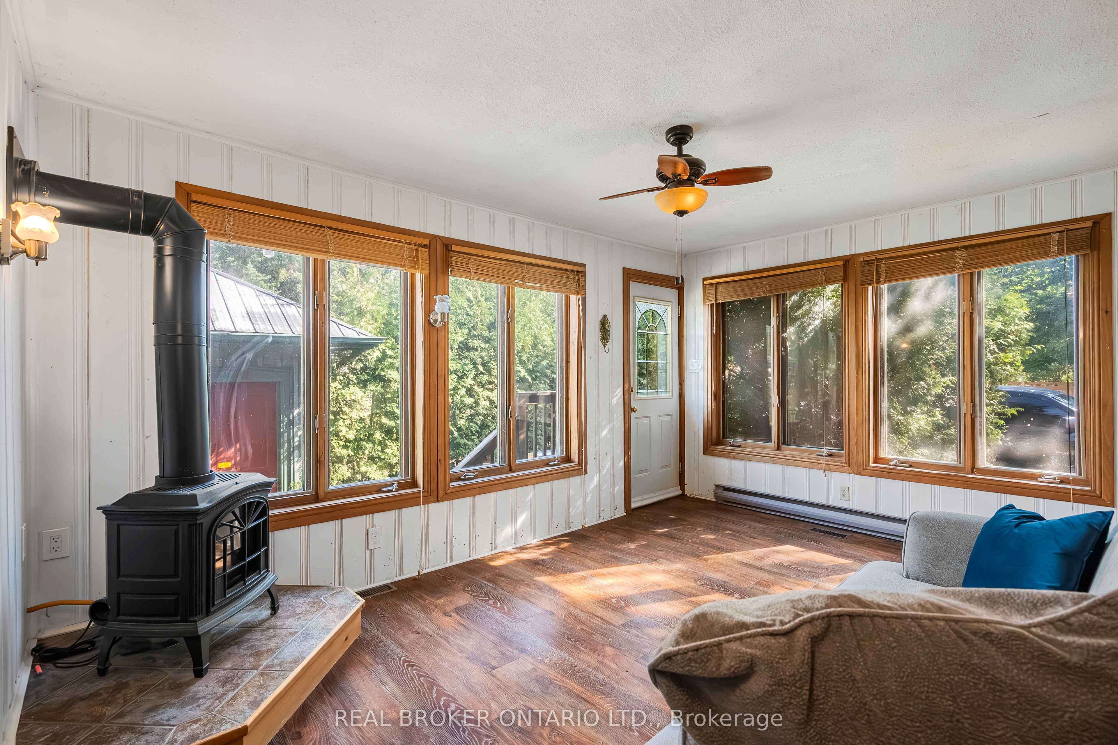74 Lake Avenue W Property Photo 27