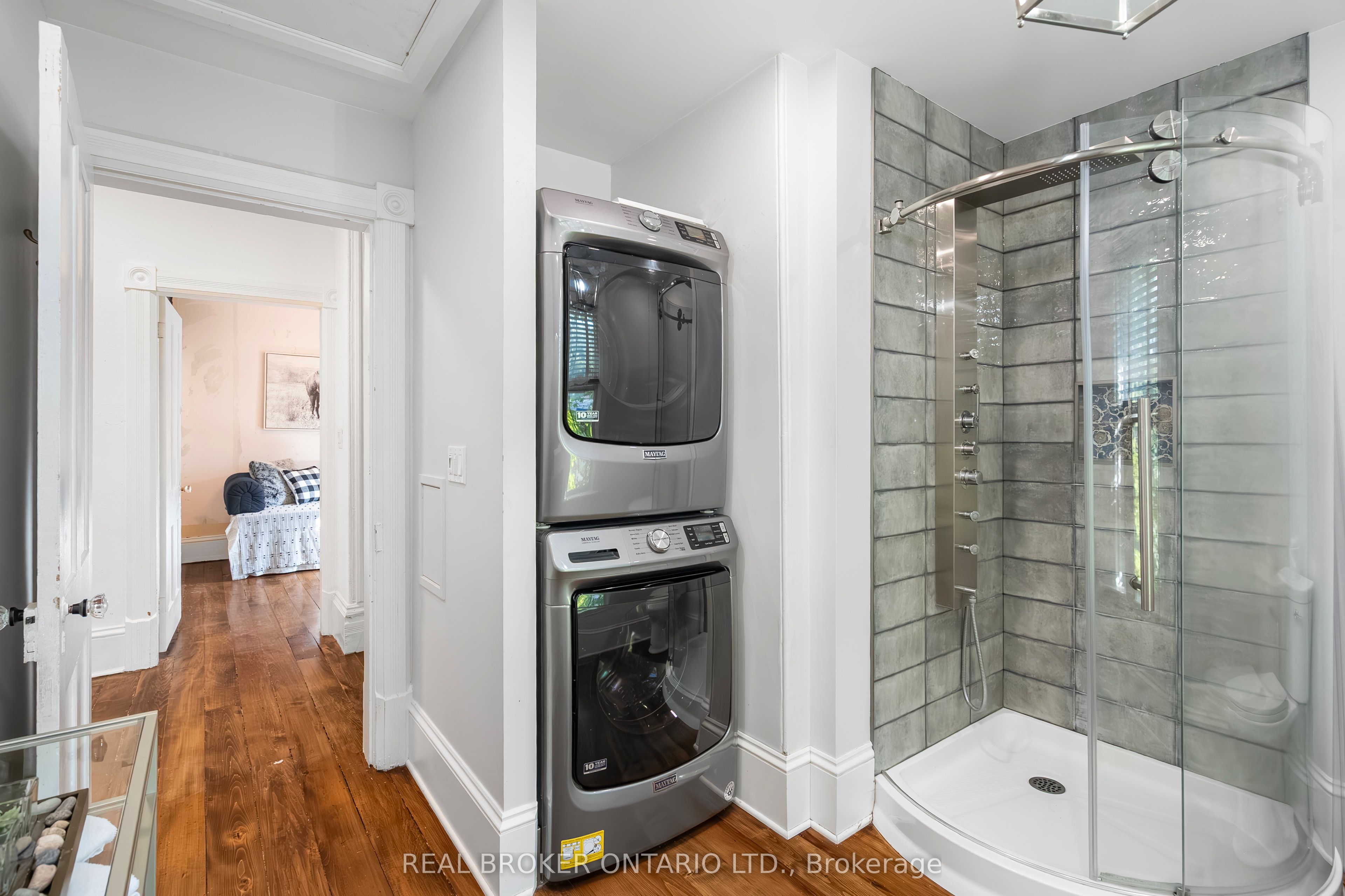 74 Lake Avenue W Property Photo 40