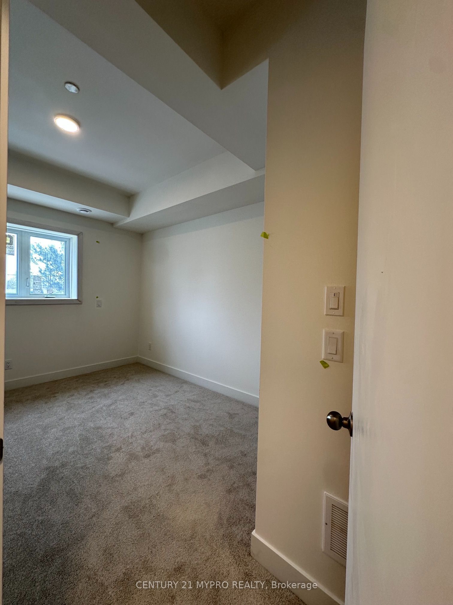 16 Melbourne Avenue 109b Property Photo 10