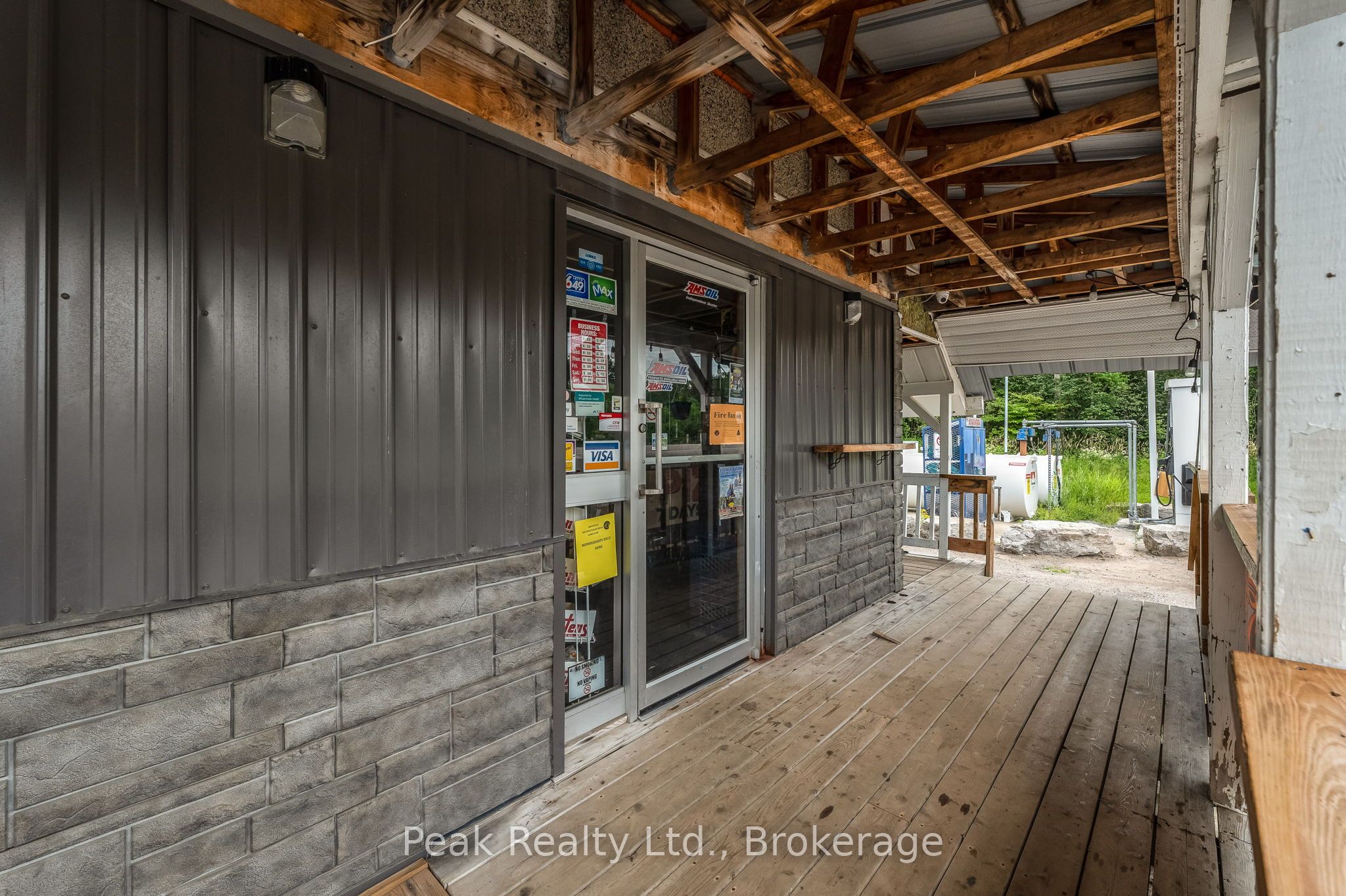 22353 Highway 41 Property Photo 8