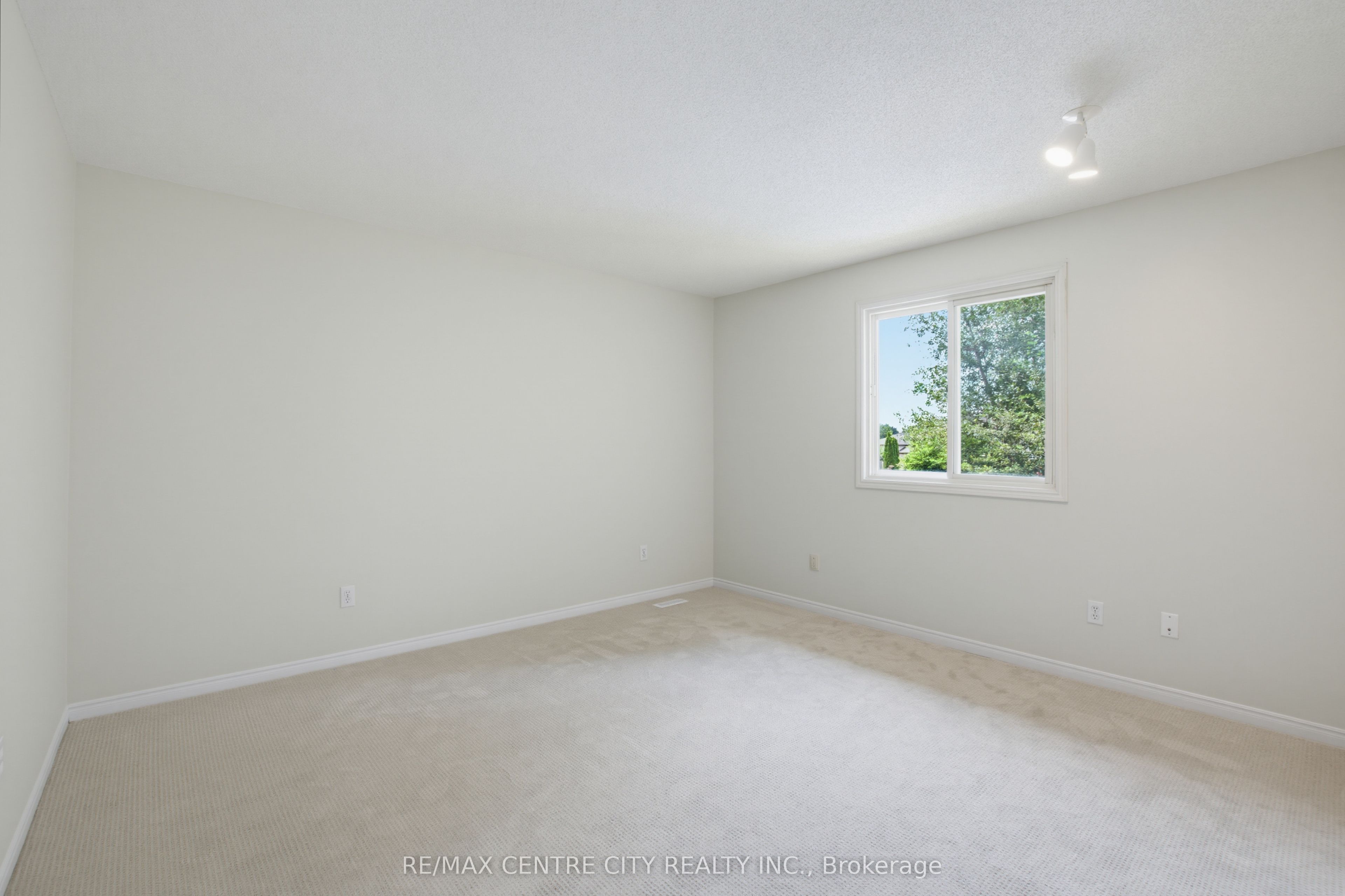 9 Yarmouth Drive Property Photo 25