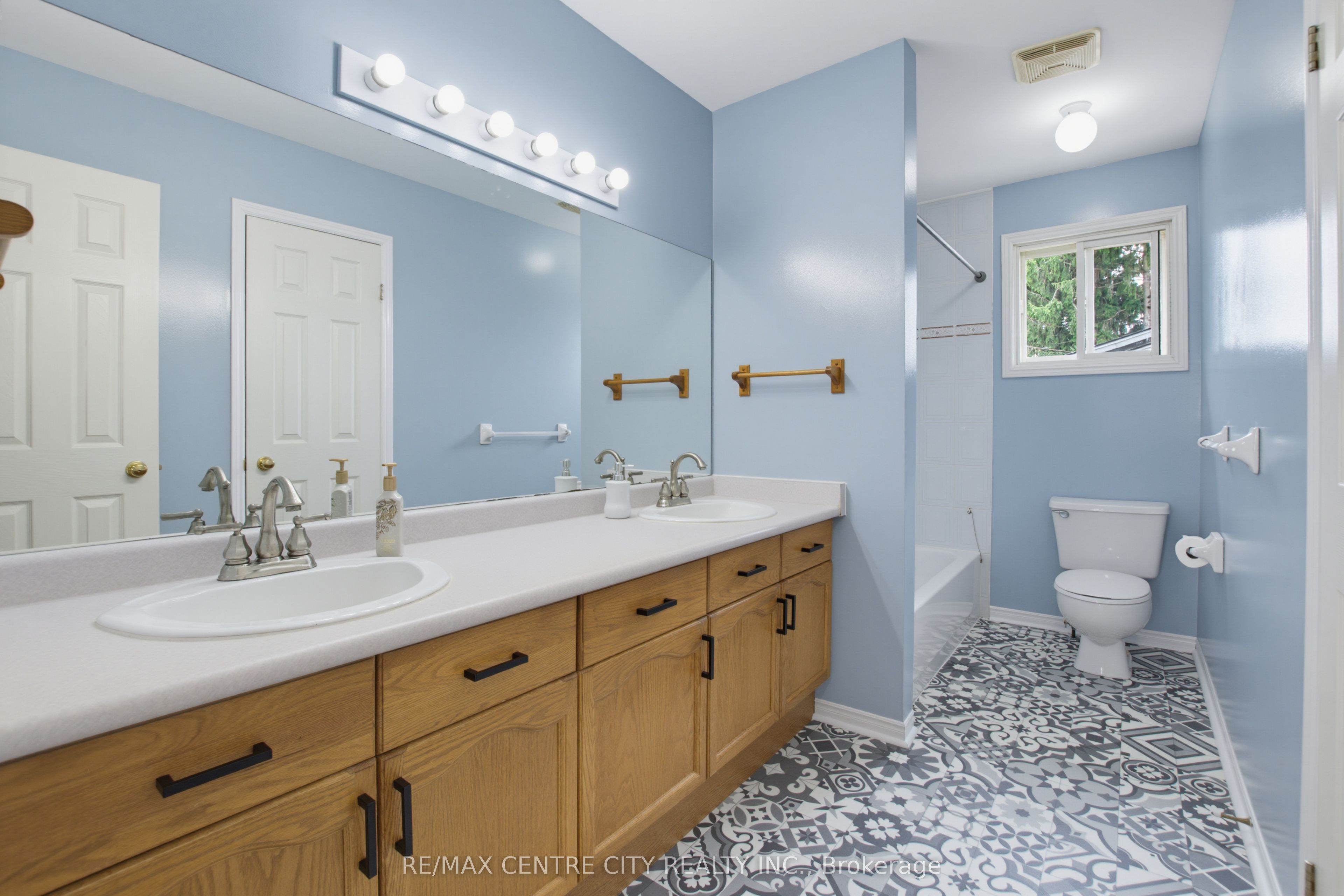 9 Yarmouth Drive Property Photo 27