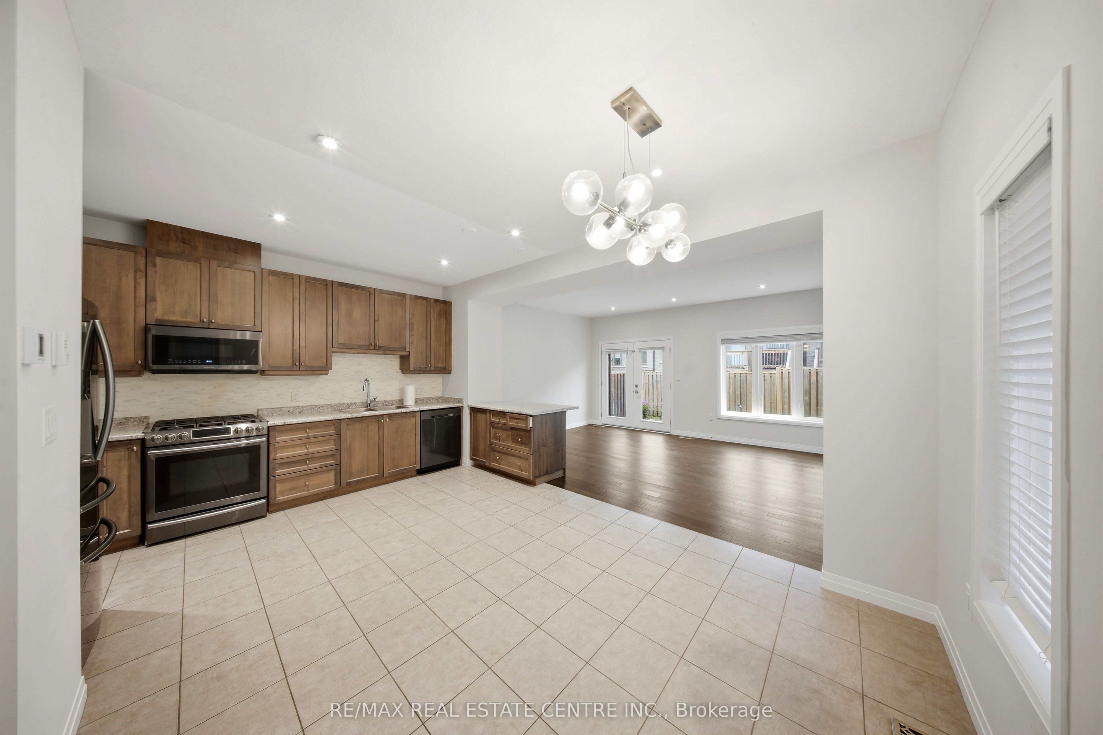 30 Times Square Boulevard 37 Property Photo 8