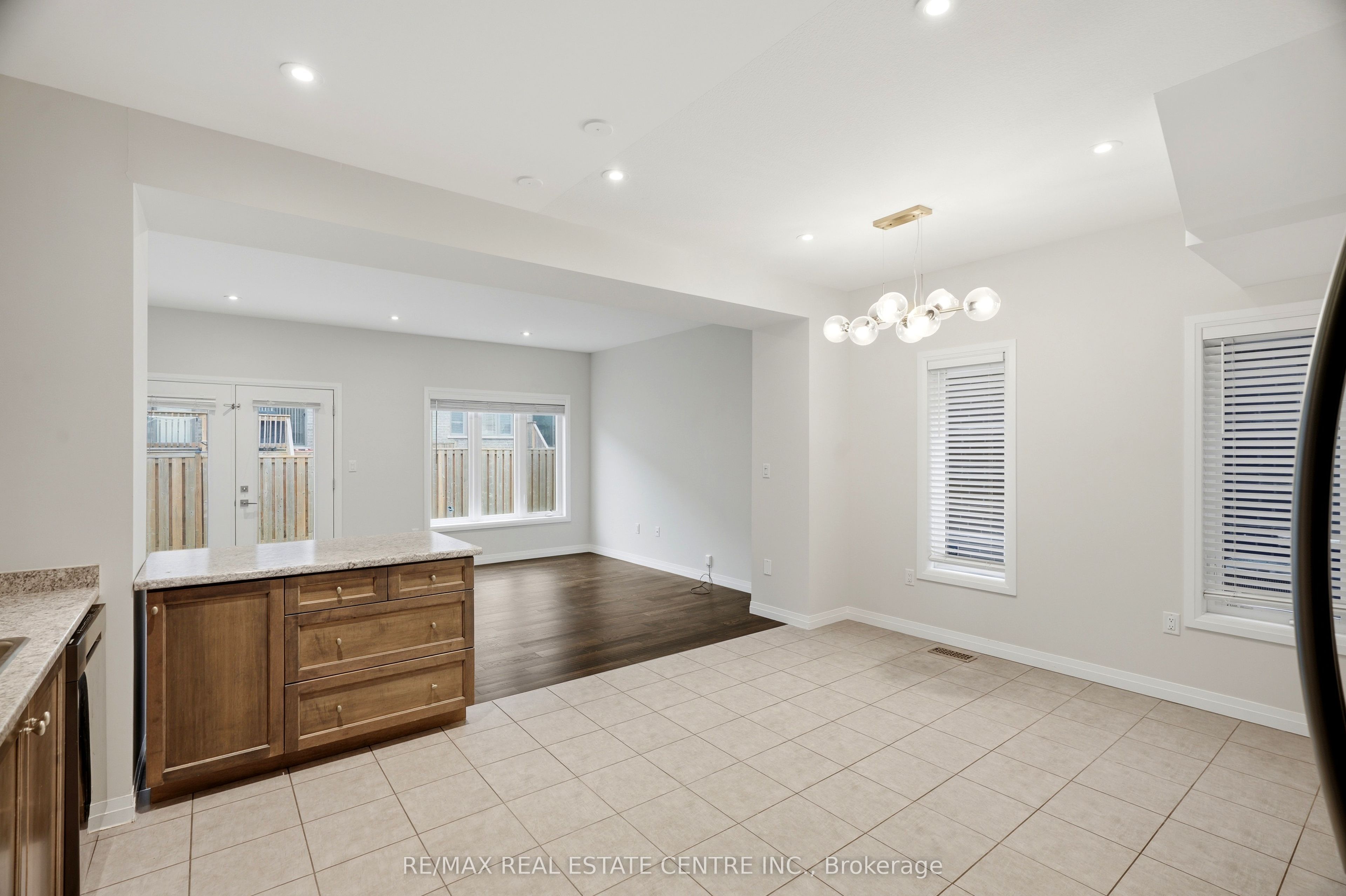 30 Times Square Boulevard 37 Property Photo 12