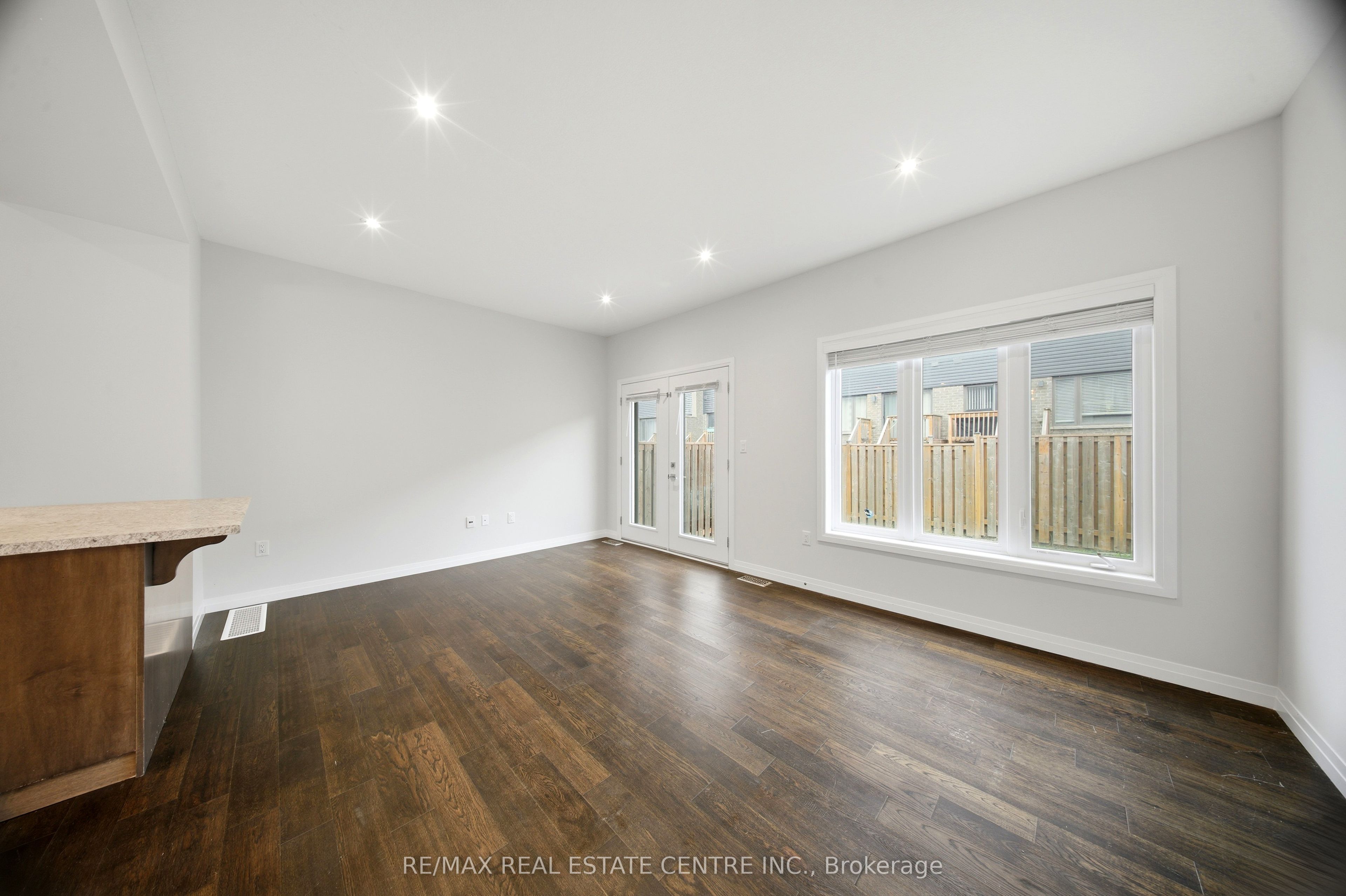 30 Times Square Boulevard 37 Property Photo 13