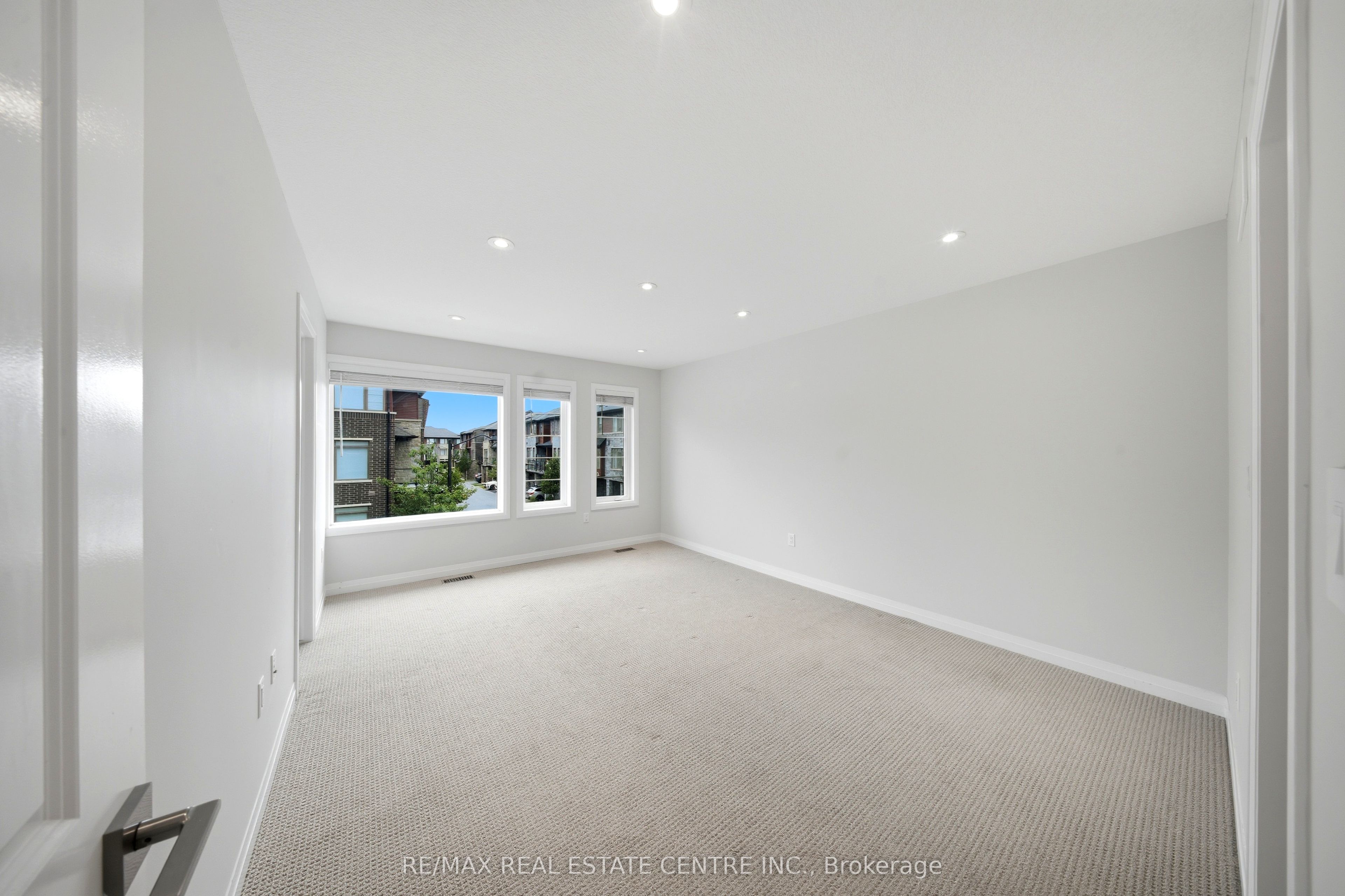 30 Times Square Boulevard 37 Property Photo 17