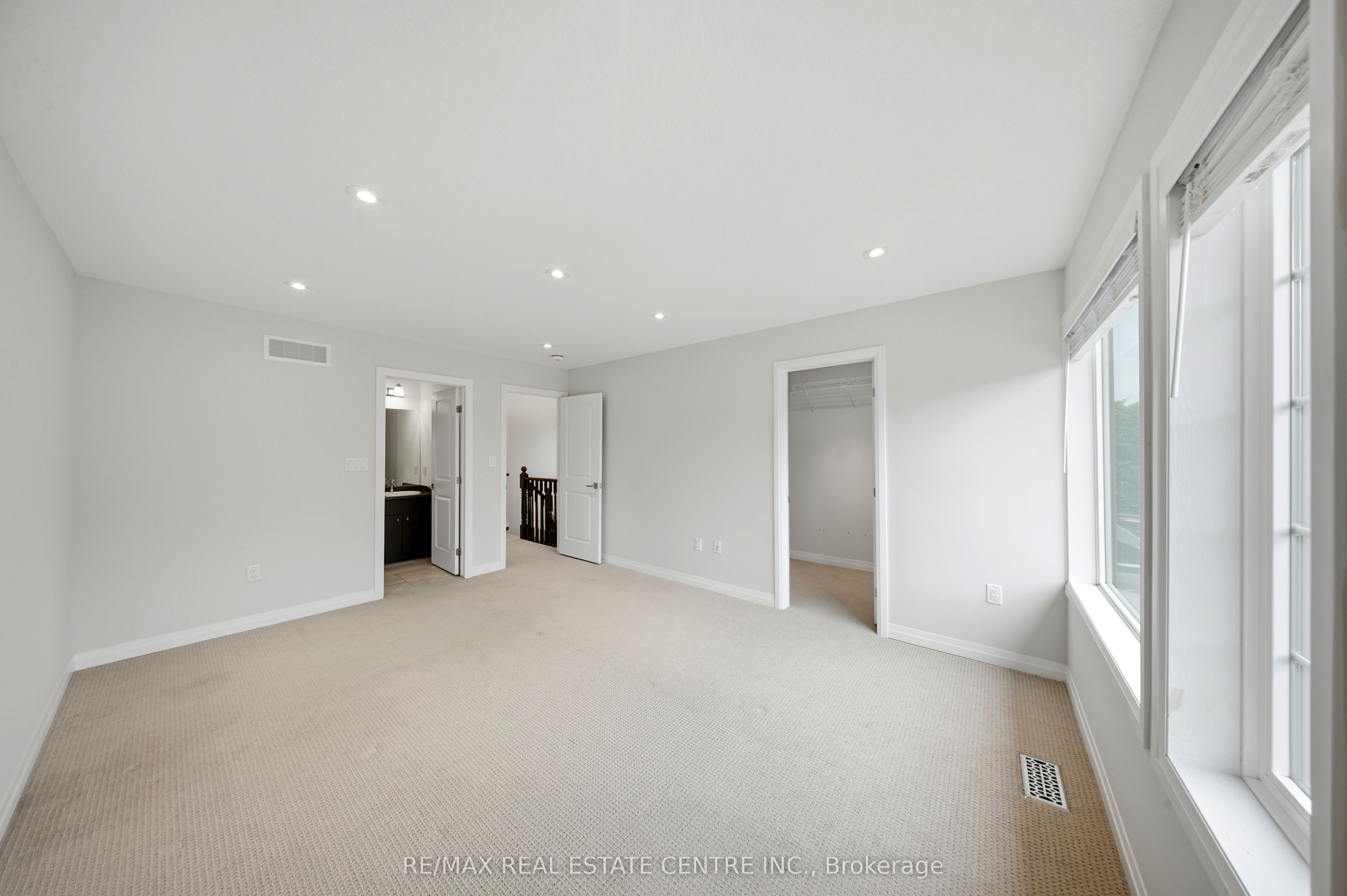 30 Times Square Boulevard 37 Property Photo 18