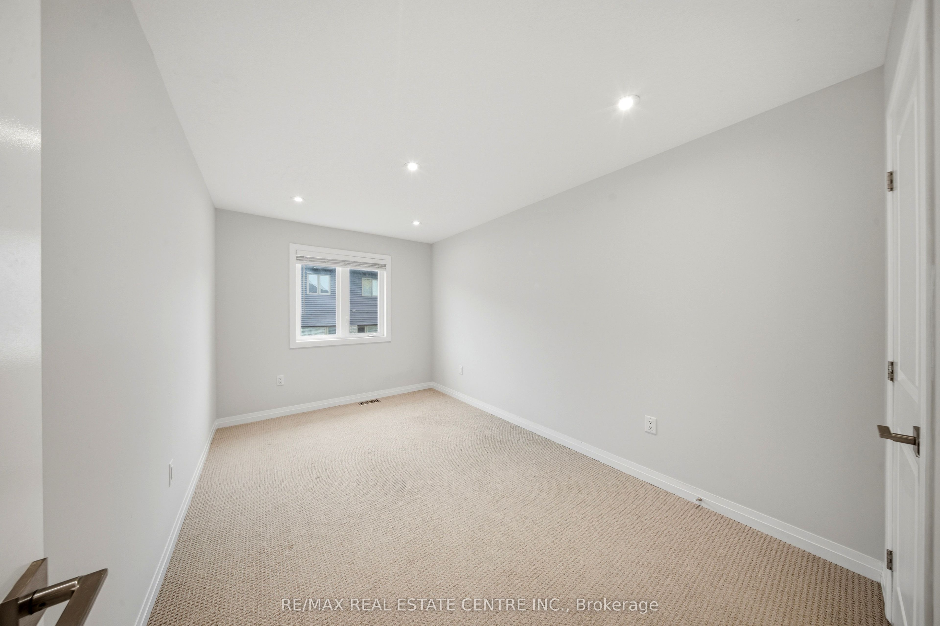 30 Times Square Boulevard 37 Property Photo 21