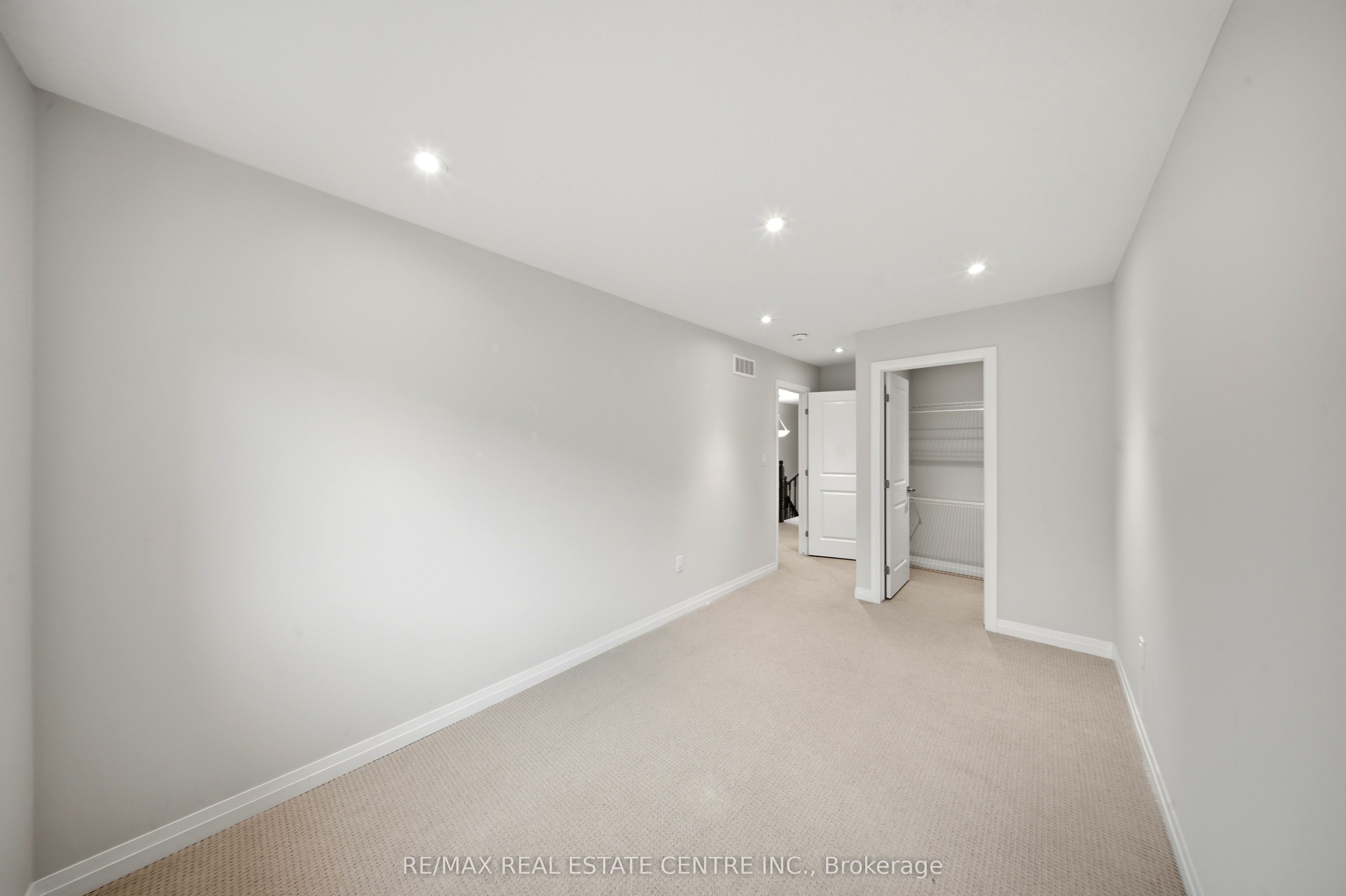 30 Times Square Boulevard 37 Property Photo 24