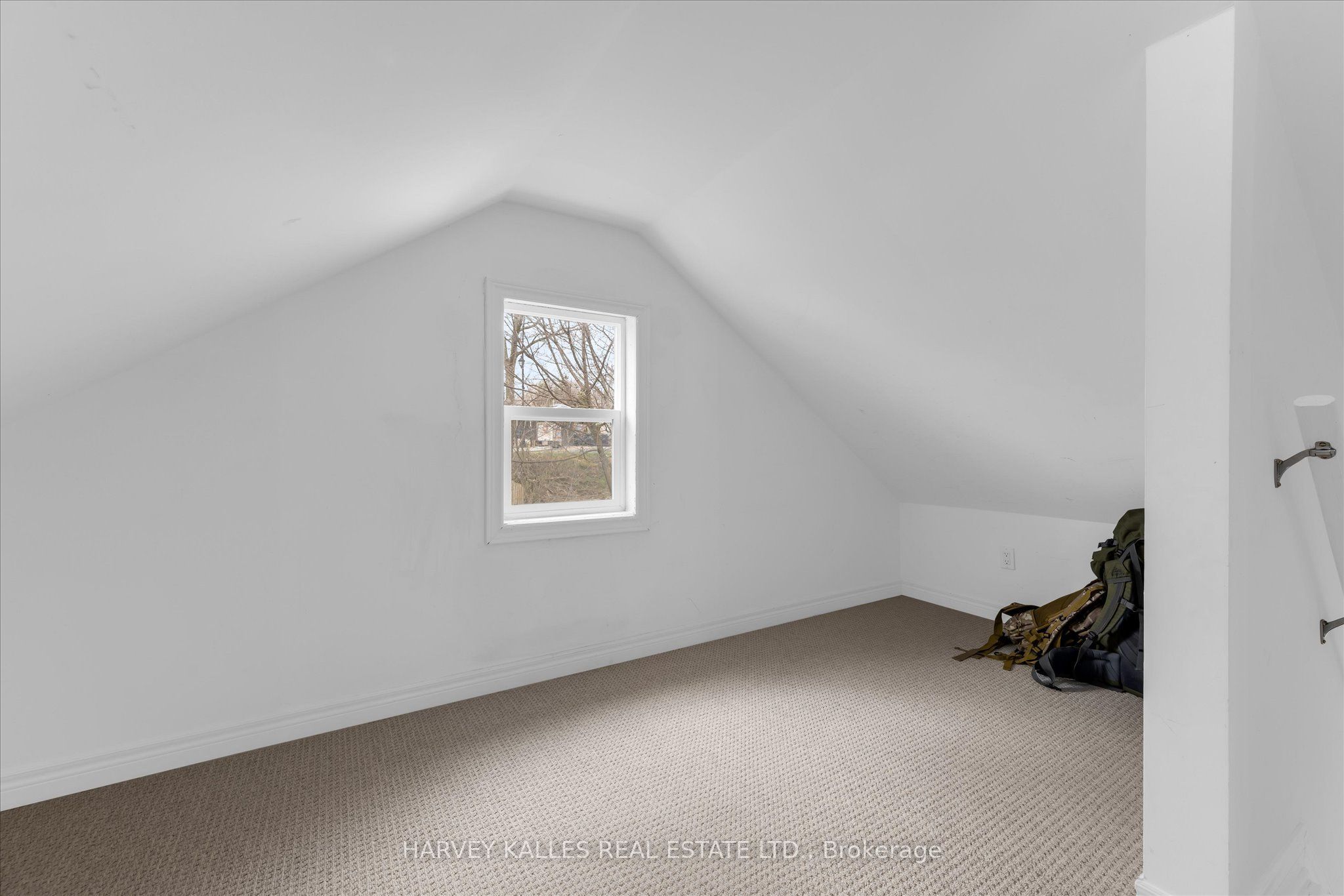 105 Ormond Street N Property Photo 18
