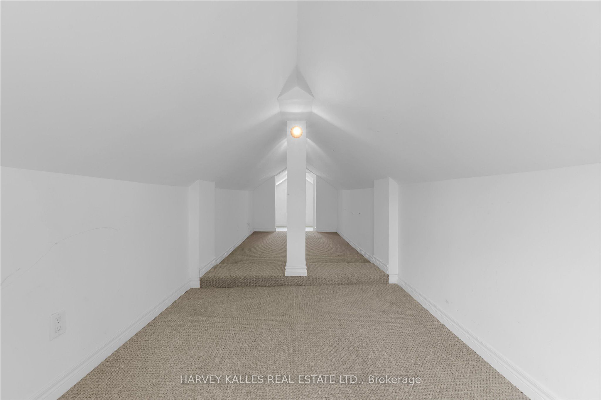 105 Ormond Street N Property Photo 20