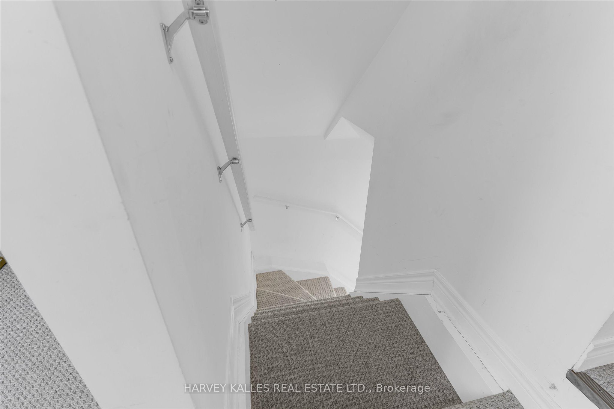 105 Ormond Street N Property Photo 21