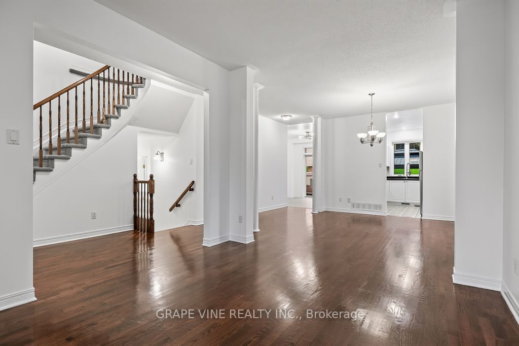105 Rowallen Place Property Photo 7