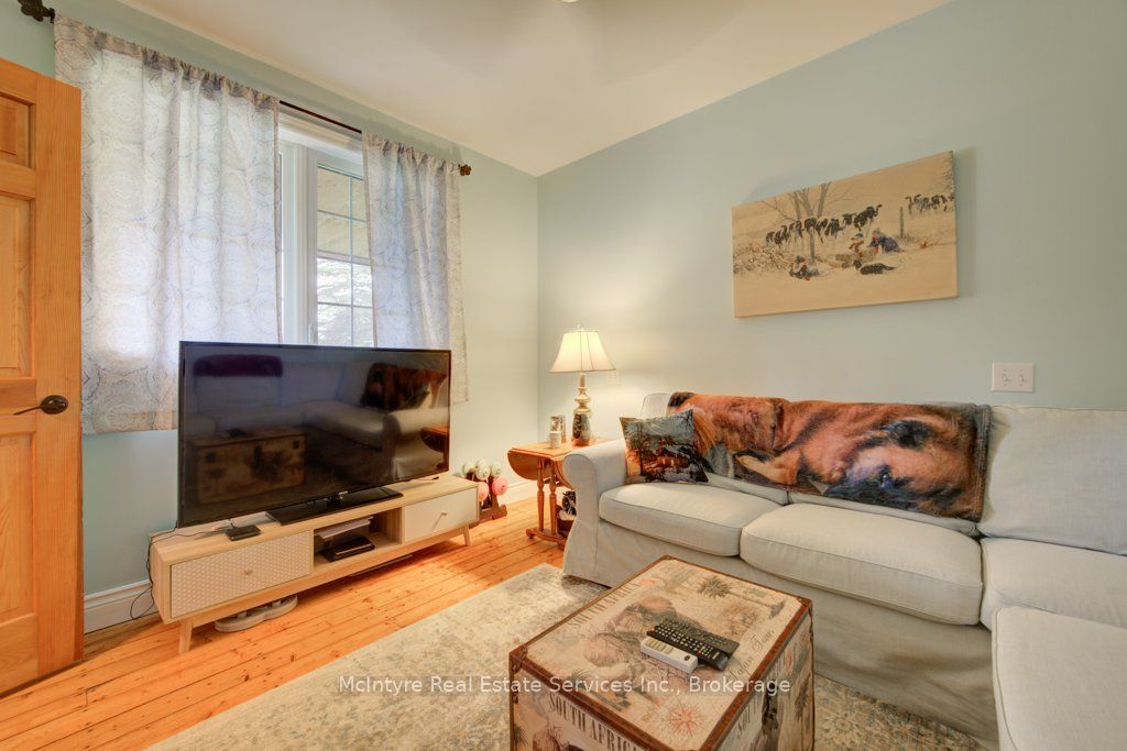 1249 Notre Dame Dr Drive Property Photo 5