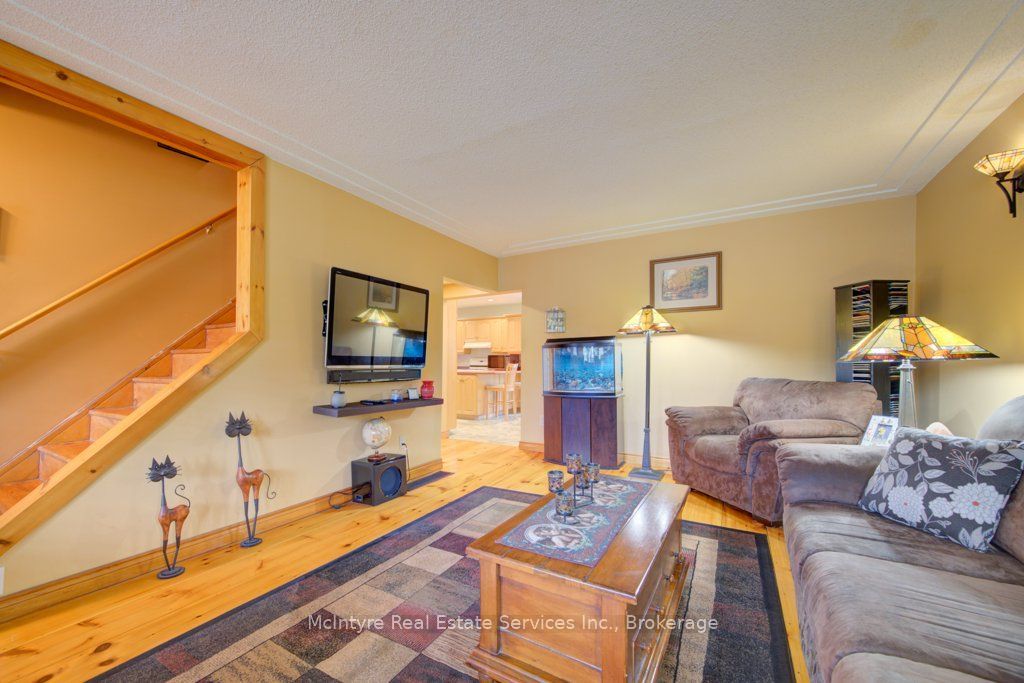 1249 Notre Dame Dr Drive Property Photo 7