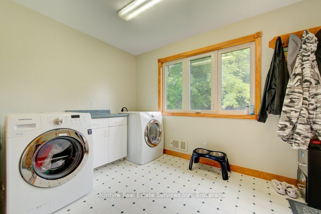 1249 Notre Dame Dr Drive Property Photo 19