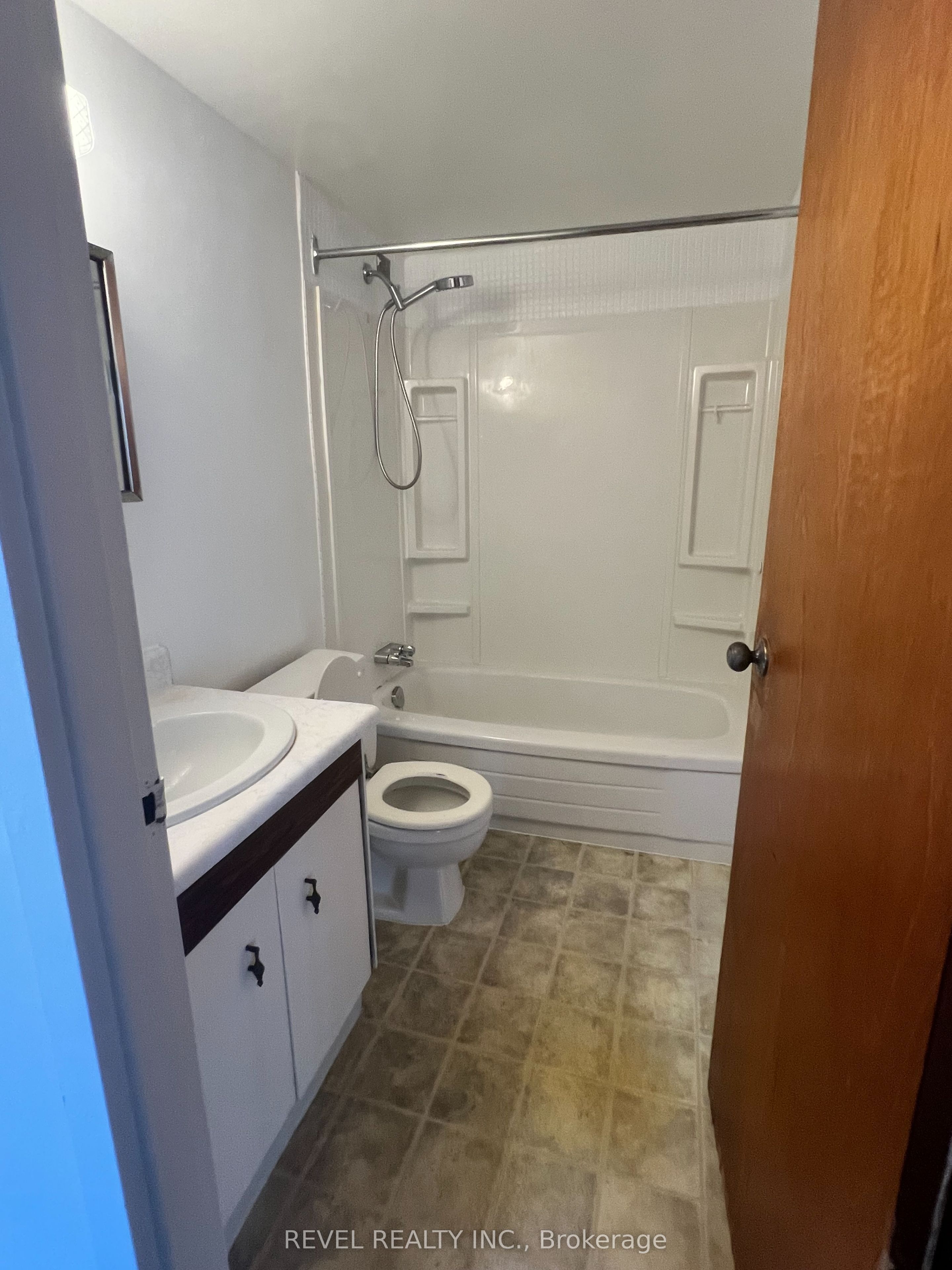 359 Geneva Street S 407 Property Photo 24