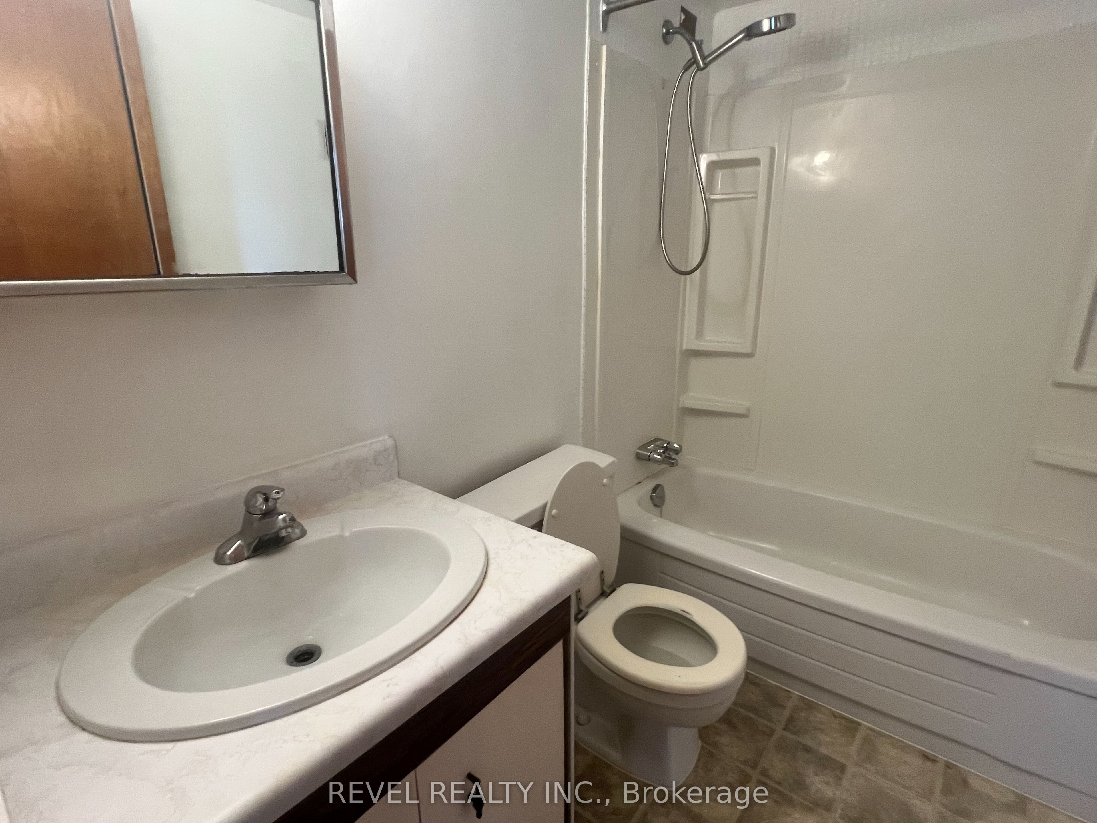 359 Geneva Street S 407 Property Photo 25