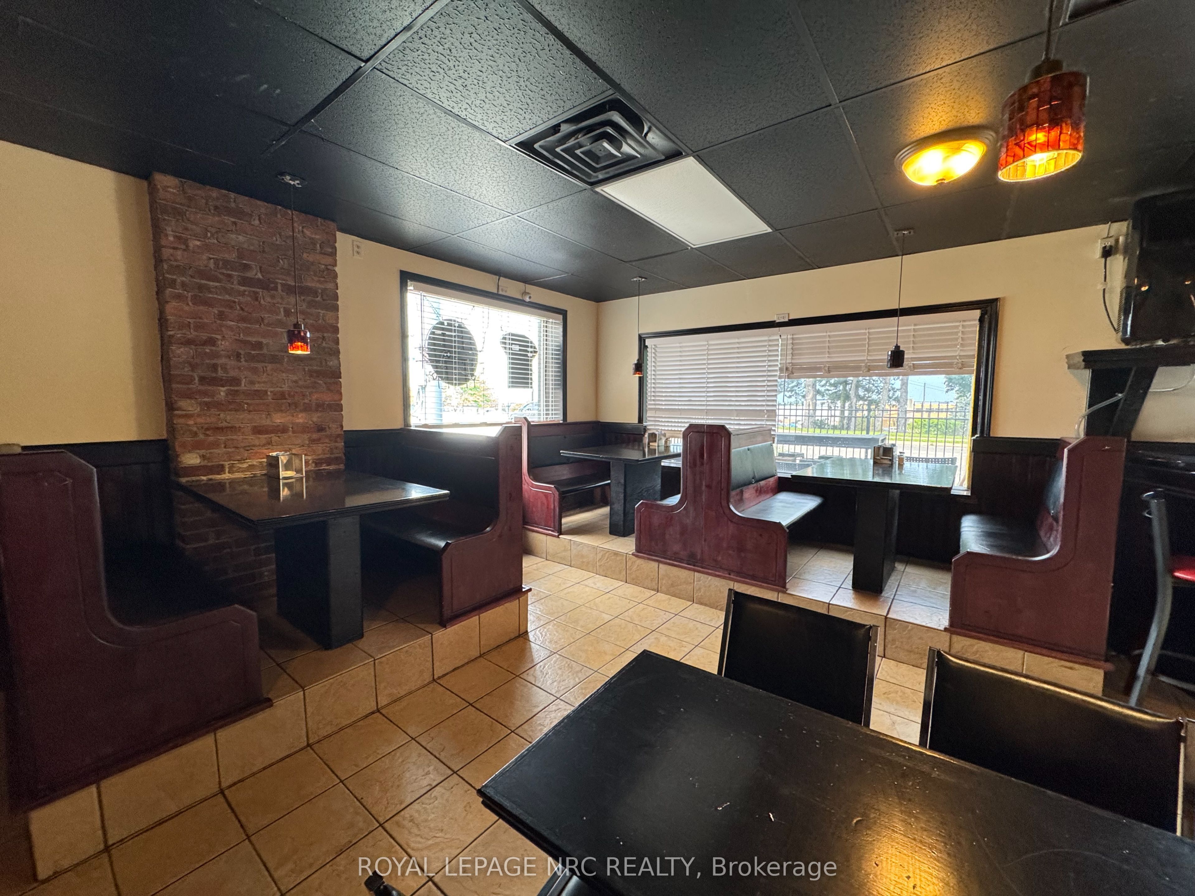 231 St. Paul Street W Property Photo 11