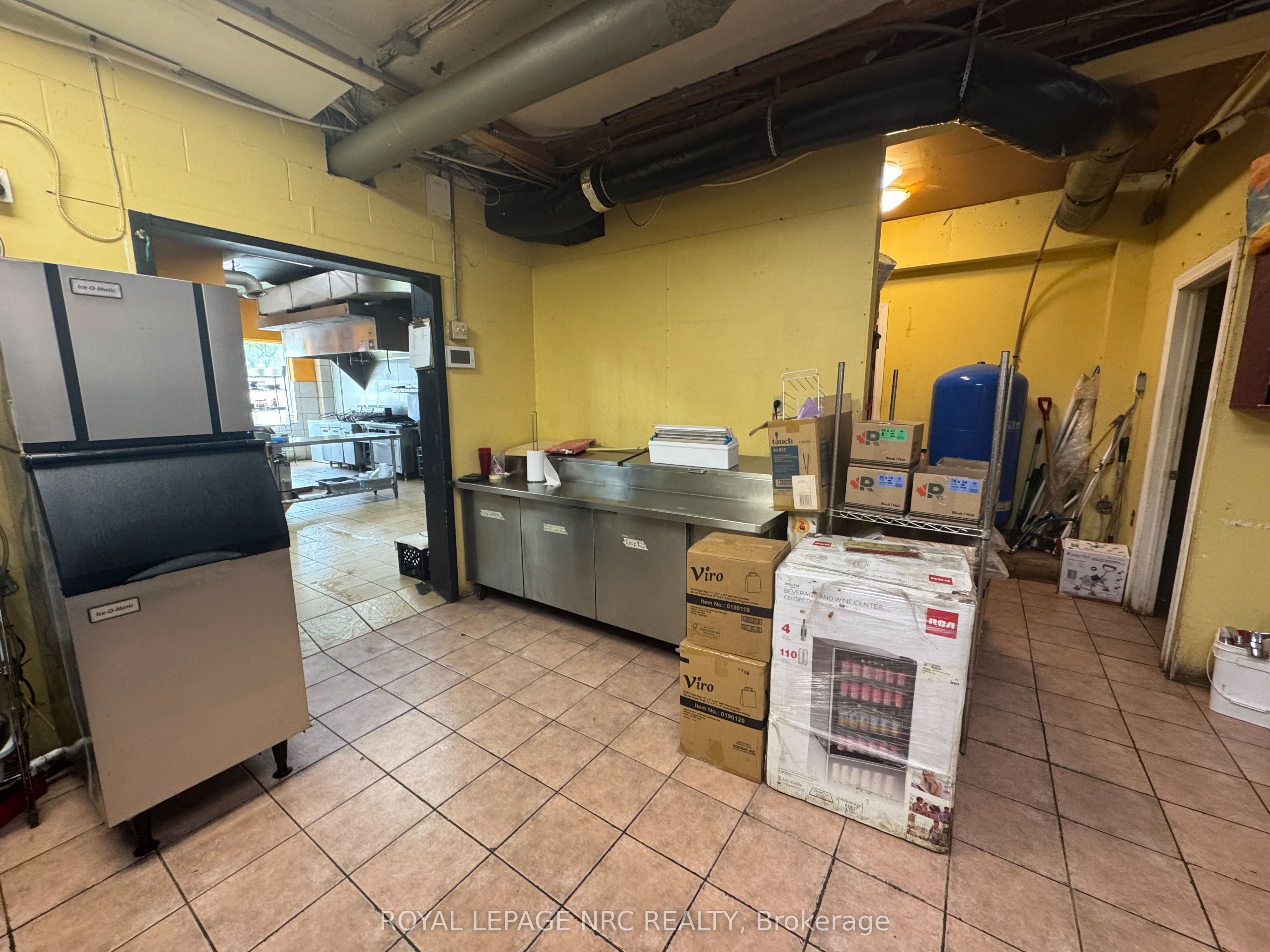 231 St. Paul Street W Property Photo 28