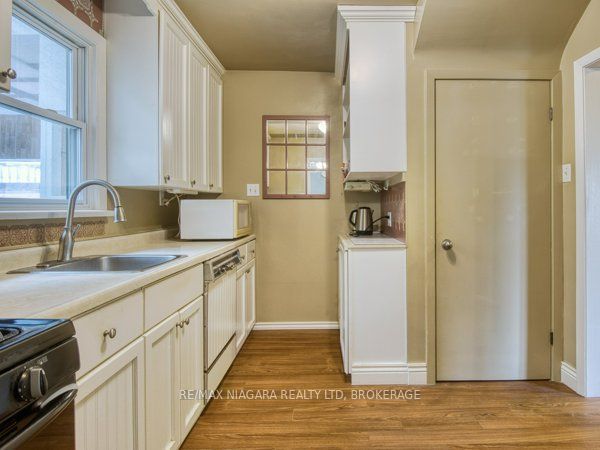 6159 Toby Crescent Property Photo 14