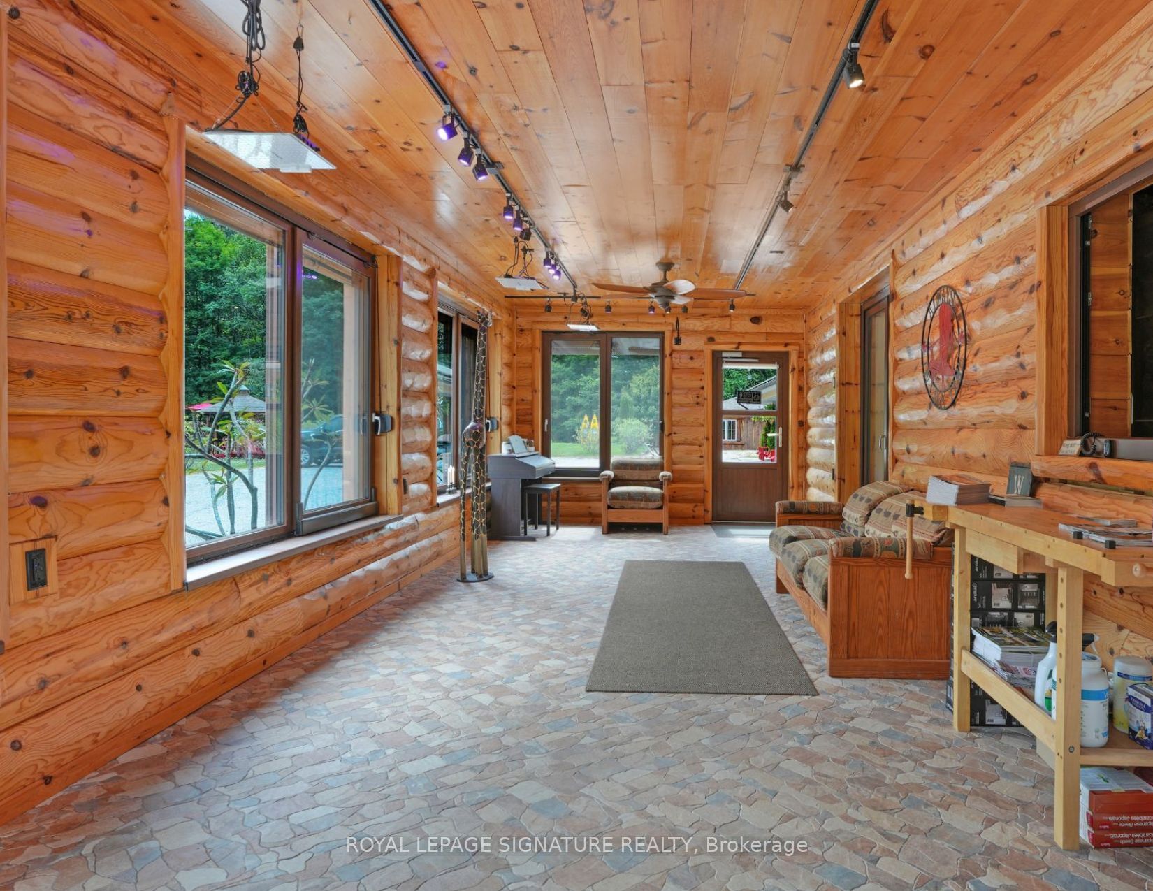 1064 Omagaki Road N Property Photo 10