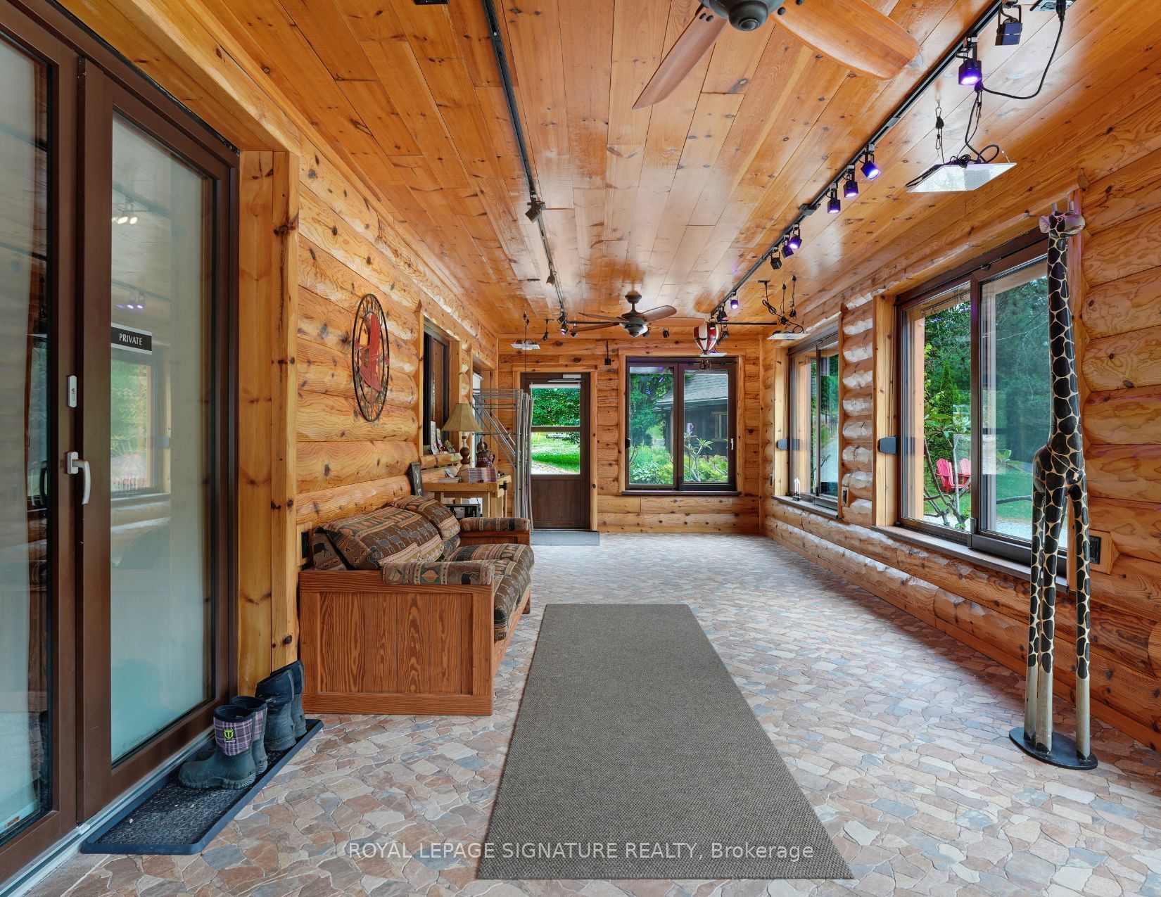 1064 Omagaki Road N Property Photo 11