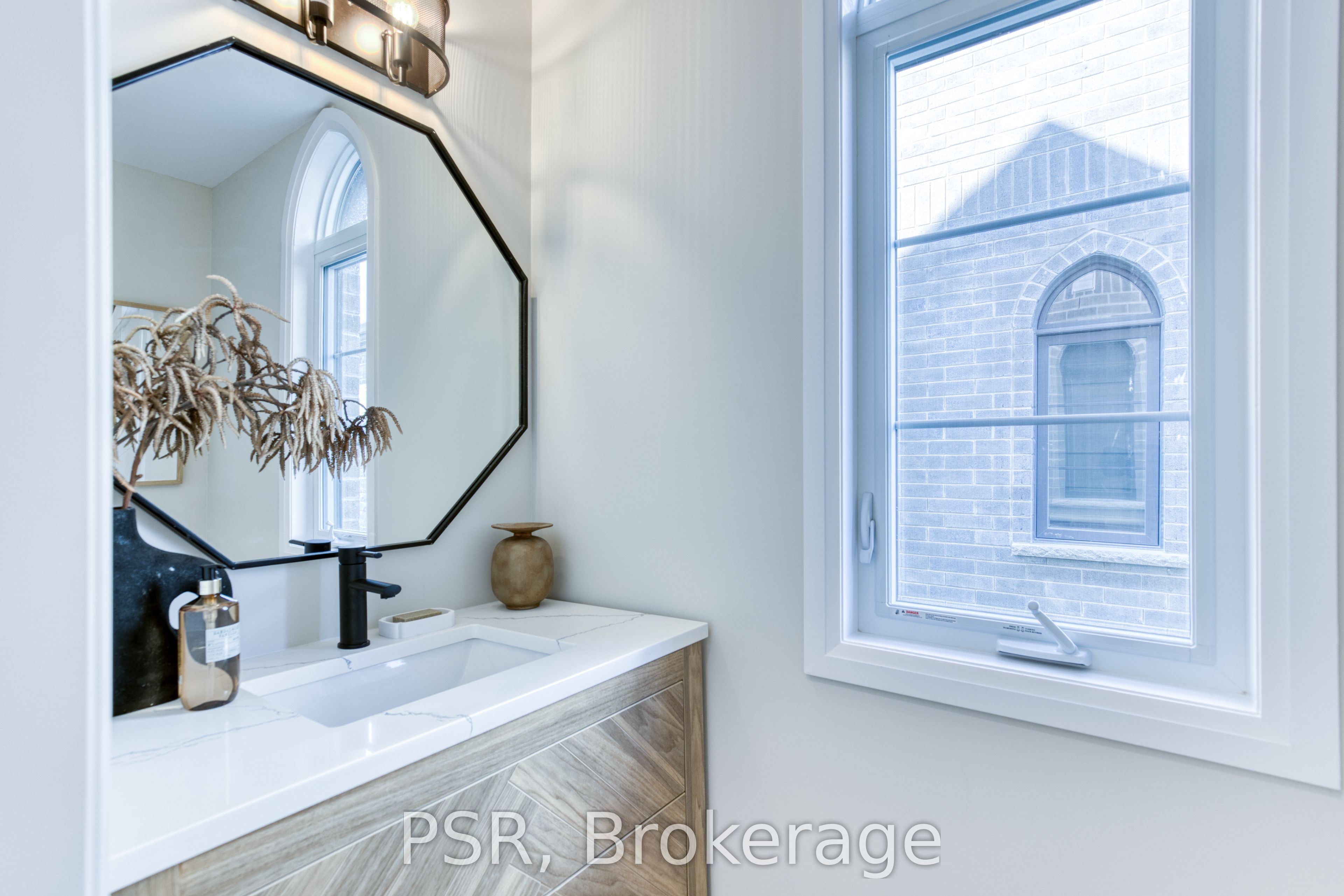 93 Rivergreen Crescent Property Photo 13