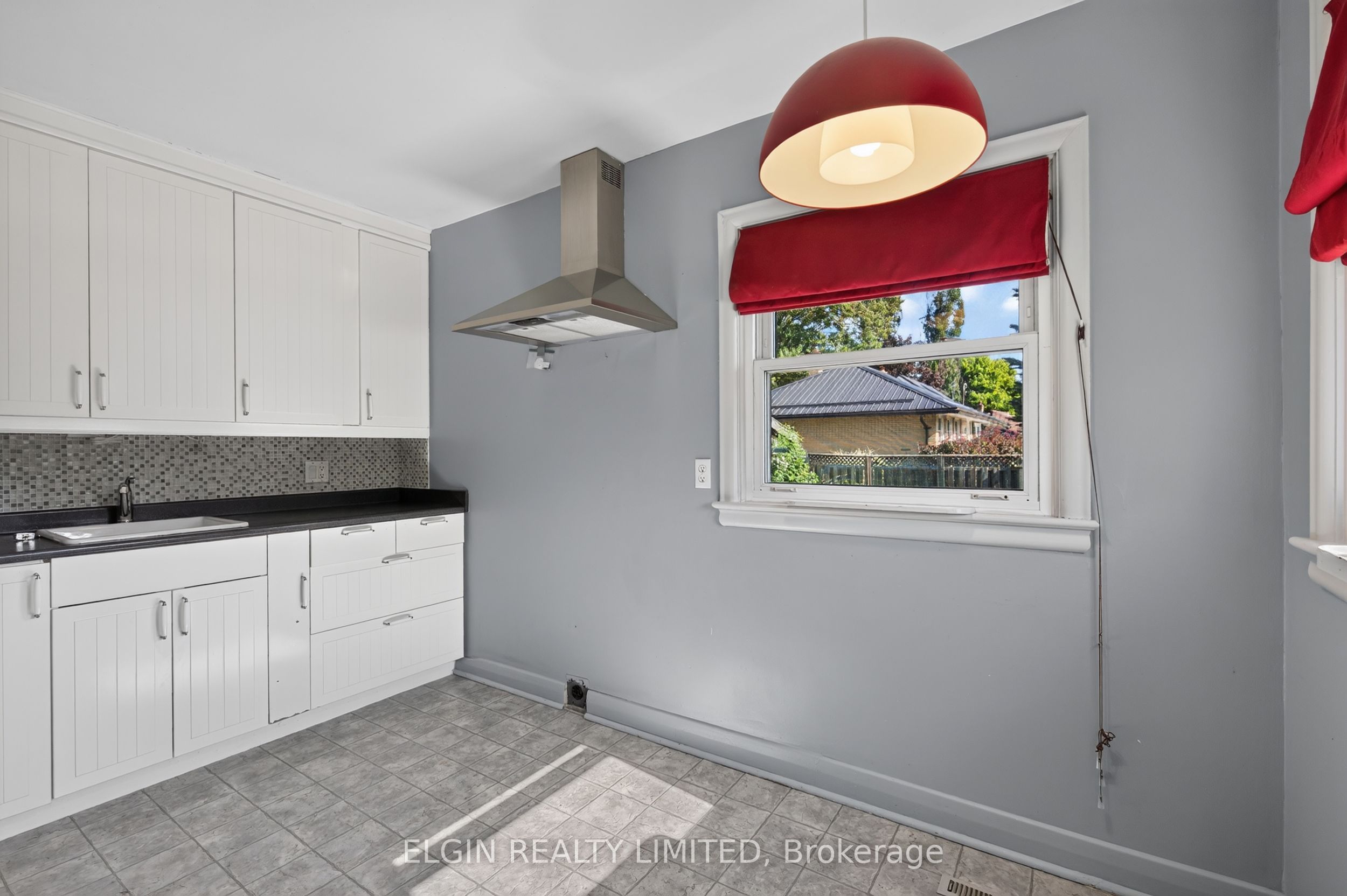 90 Dunkirk Drive Property Photo 8