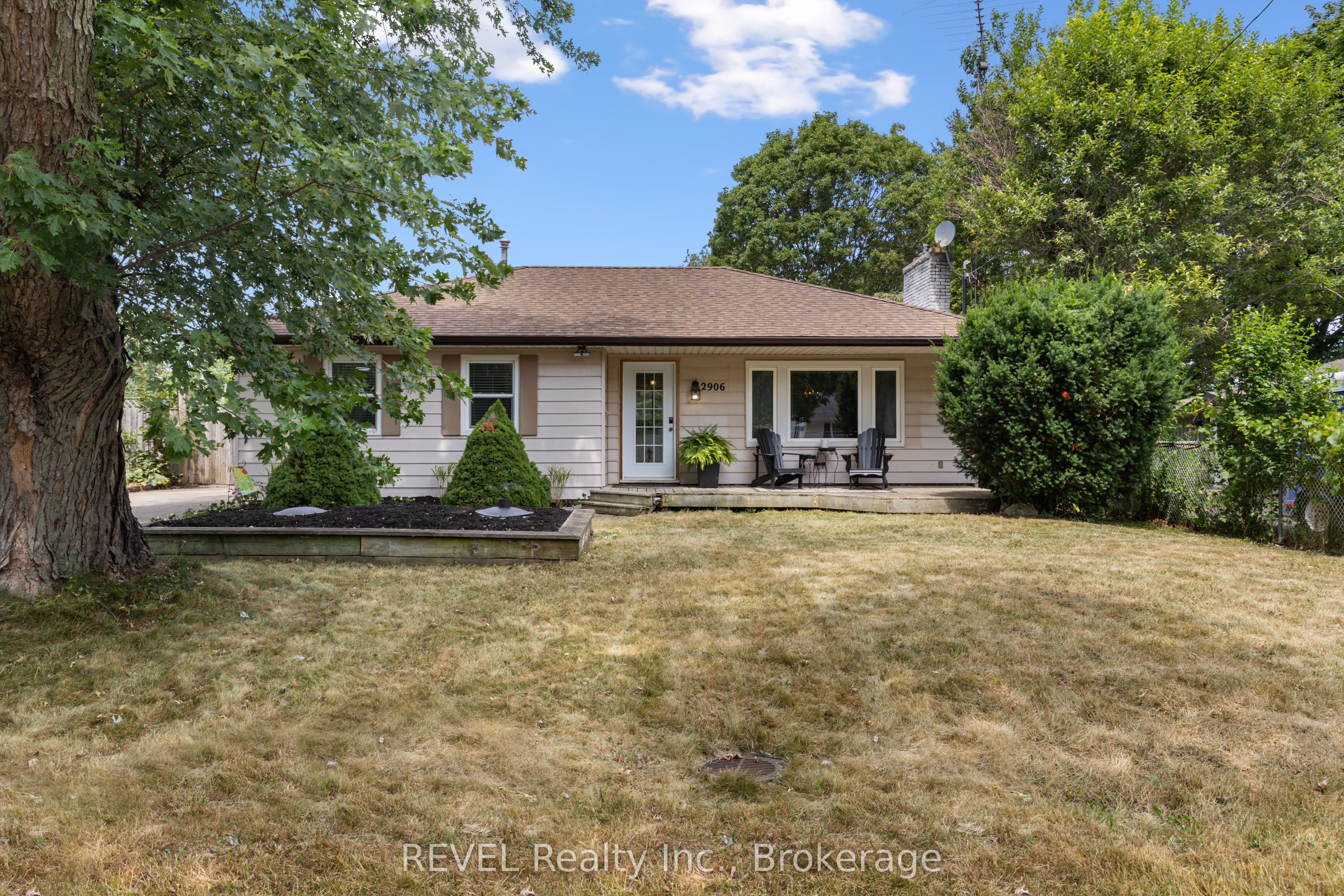 2906 June Road Property Photo 5