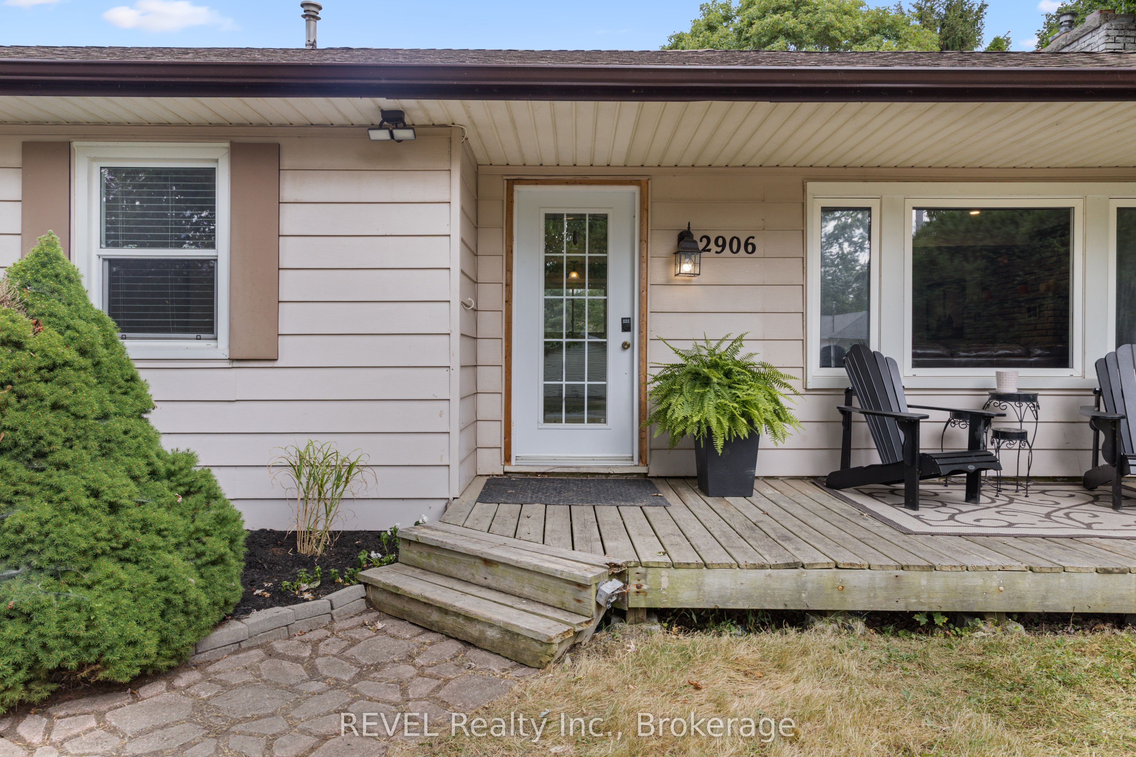 2906 June Road Property Photo 8