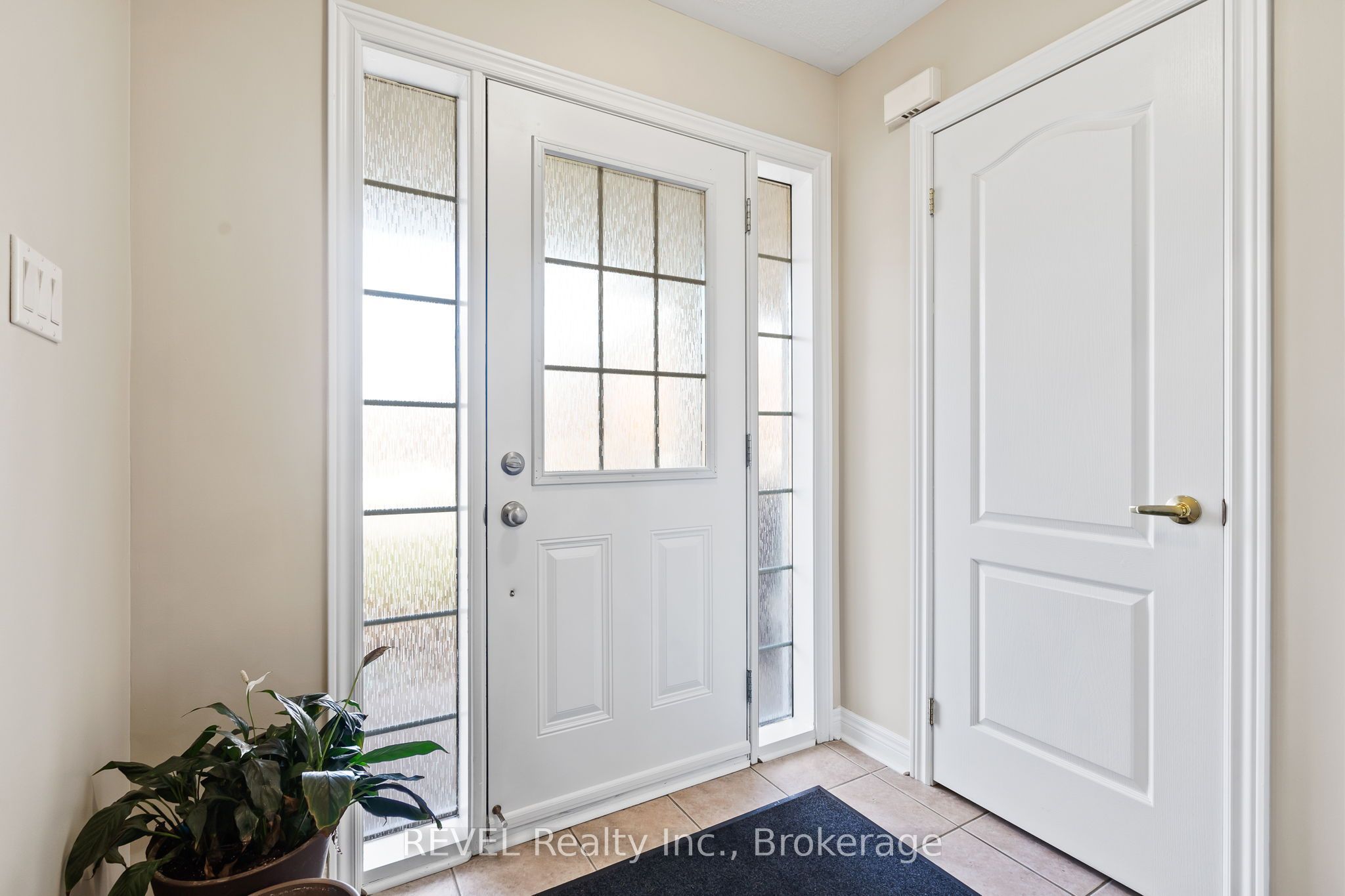 25 Colonel Lyall Street Property Photo 4