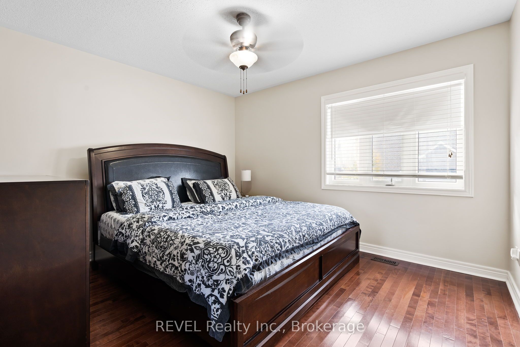 25 Colonel Lyall Street Property Photo 13