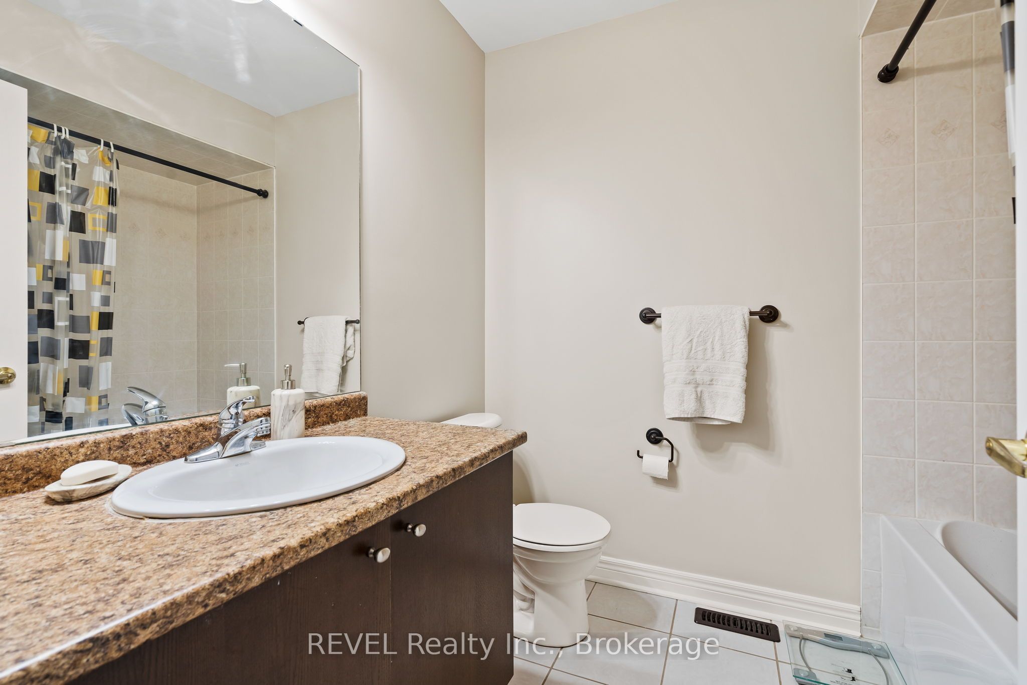25 Colonel Lyall Street Property Photo 19