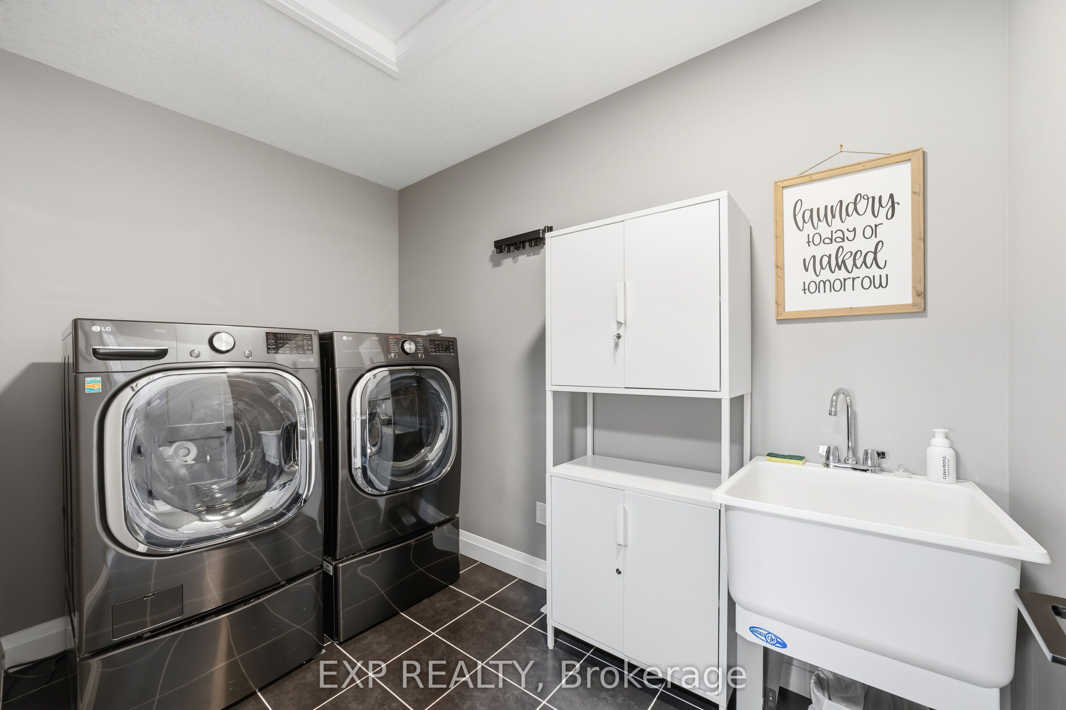 120 Lila Street Property Photo 24
