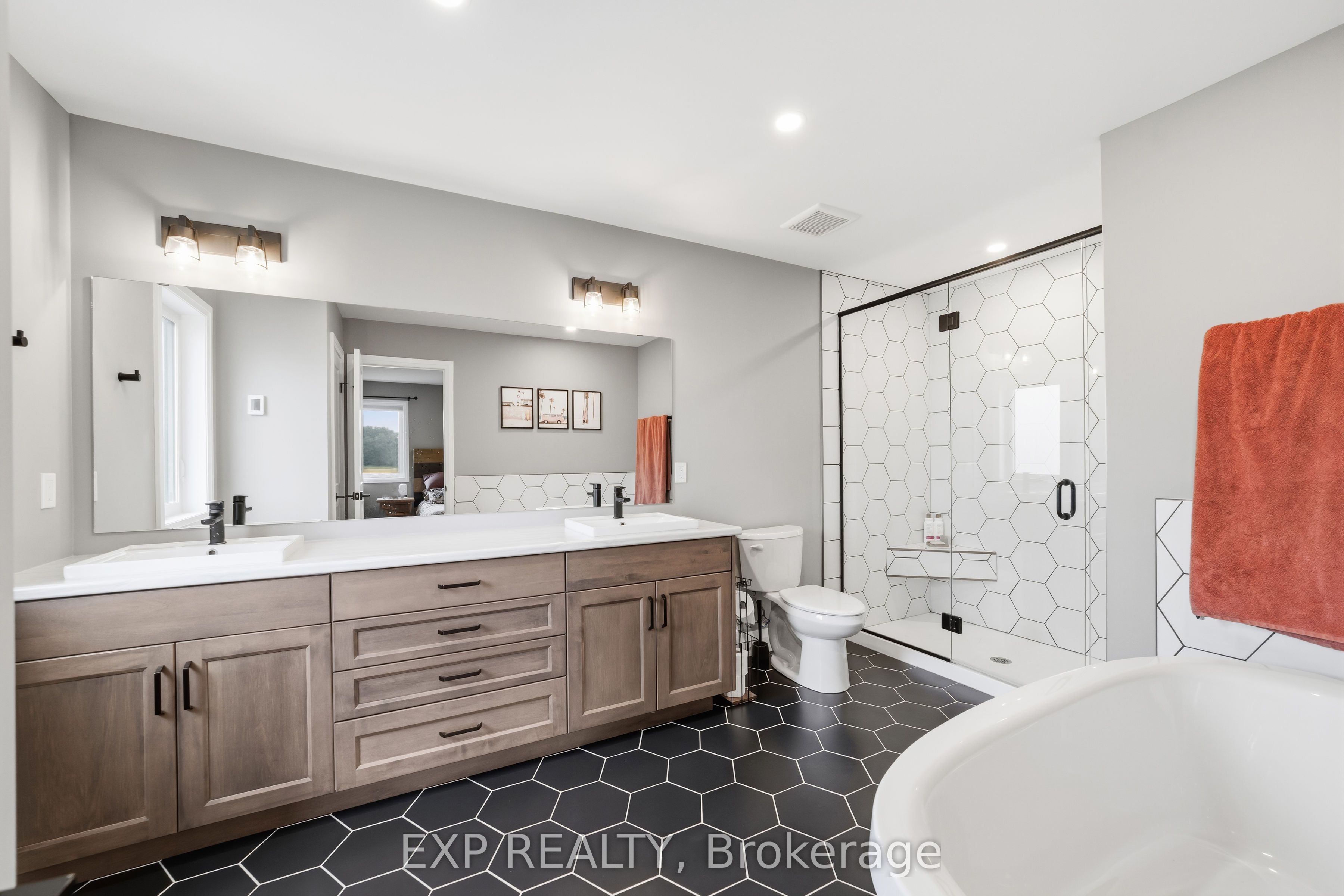 120 Lila Street Property Photo 27