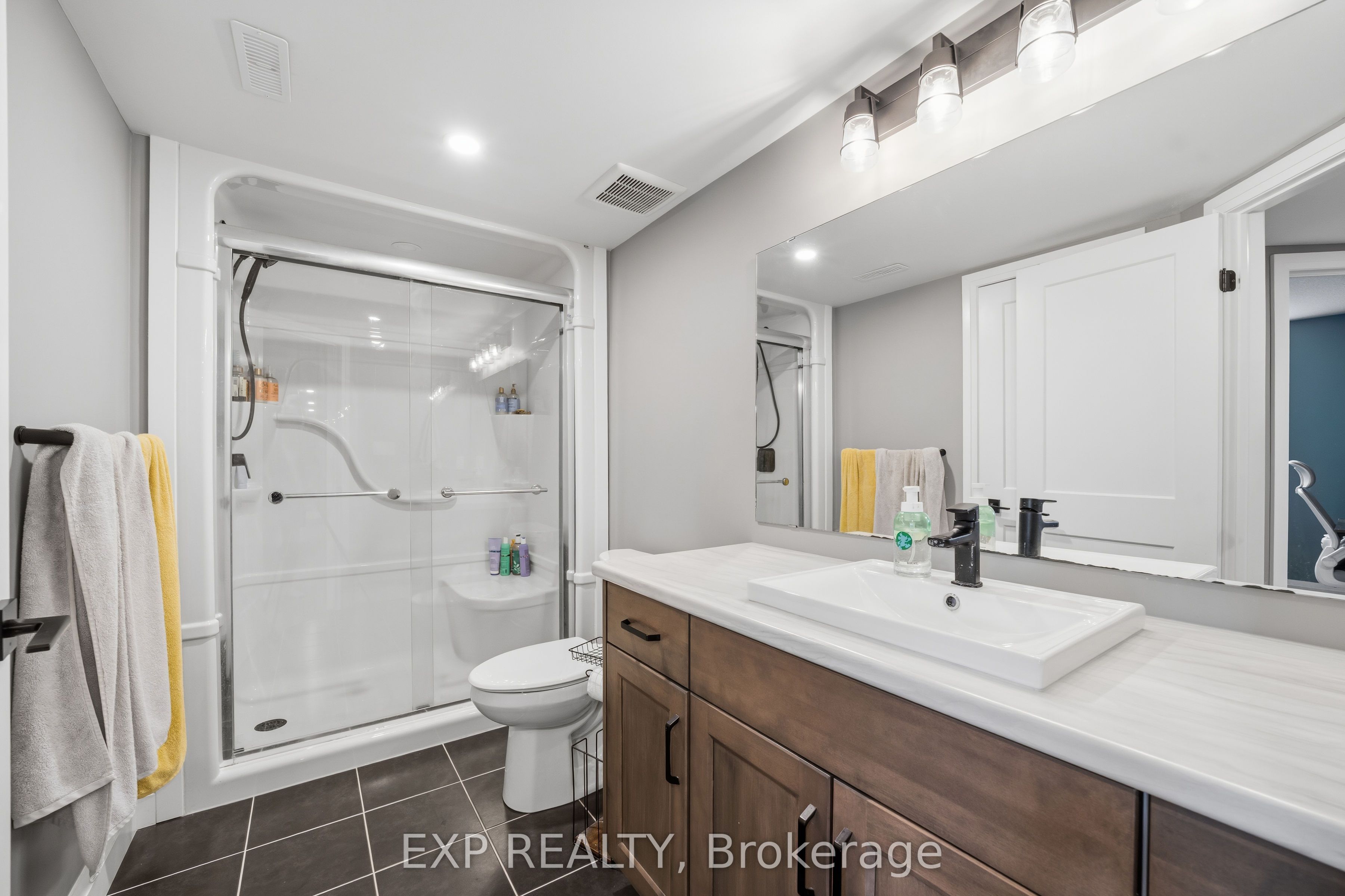 120 Lila Street Property Photo 37