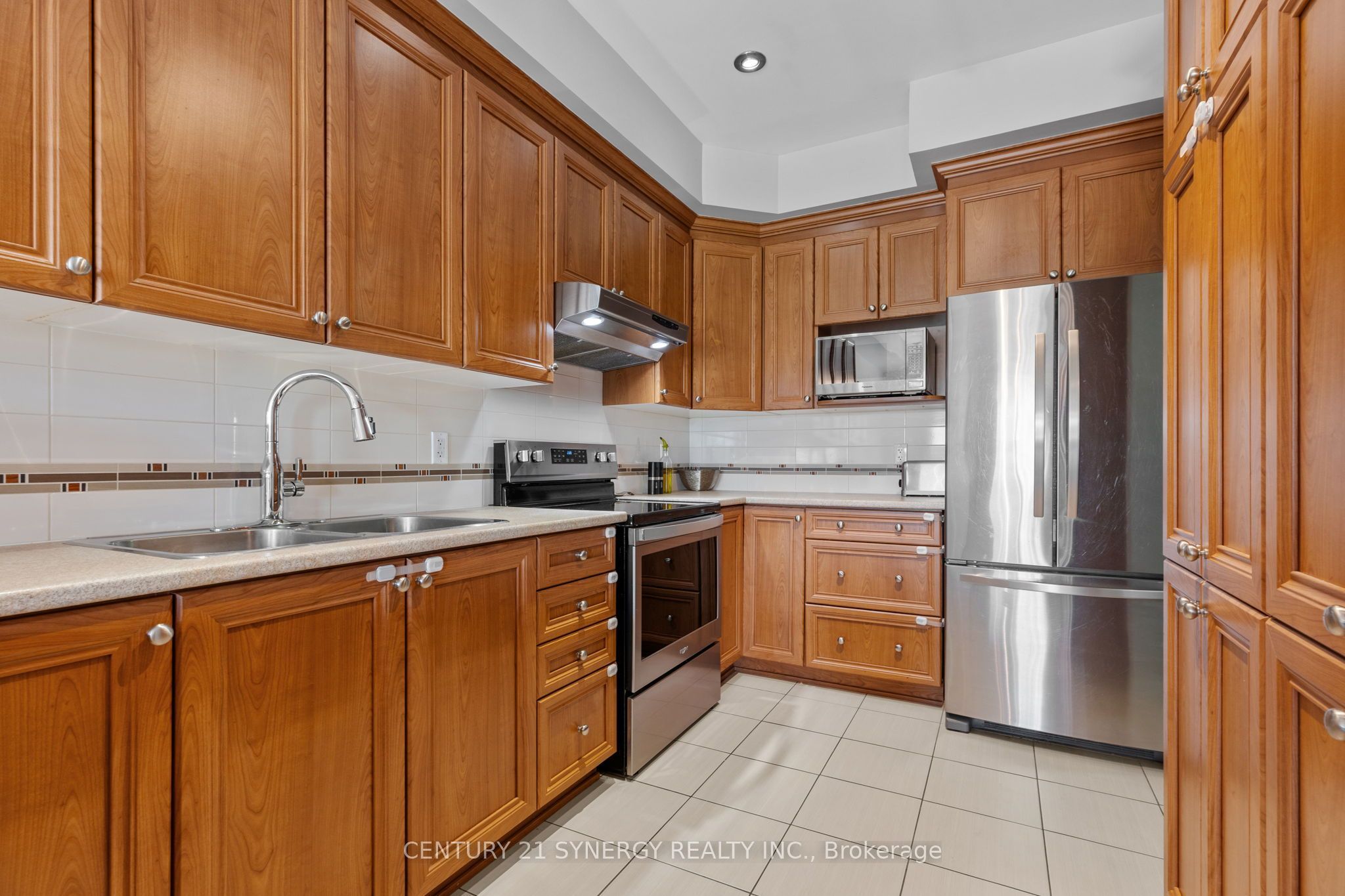 966 Torovin Private Property Photo 6