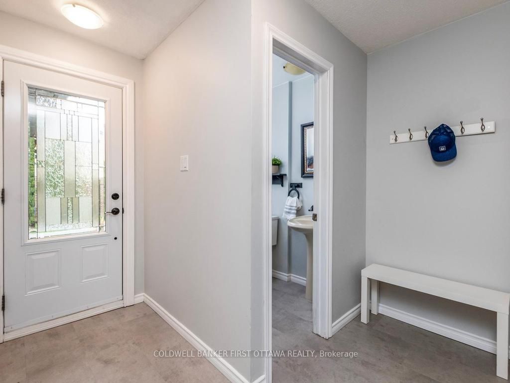 75 Sundback Lane Property Photo 4