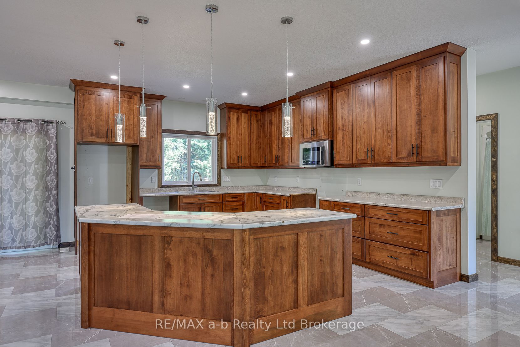 287 24 Highway W Road Property Photo 17