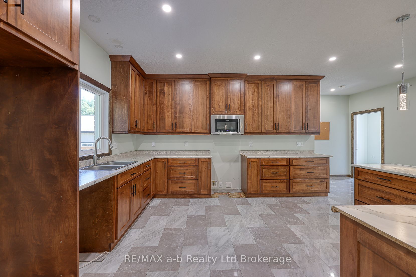 287 24 Highway W Road Property Photo 19