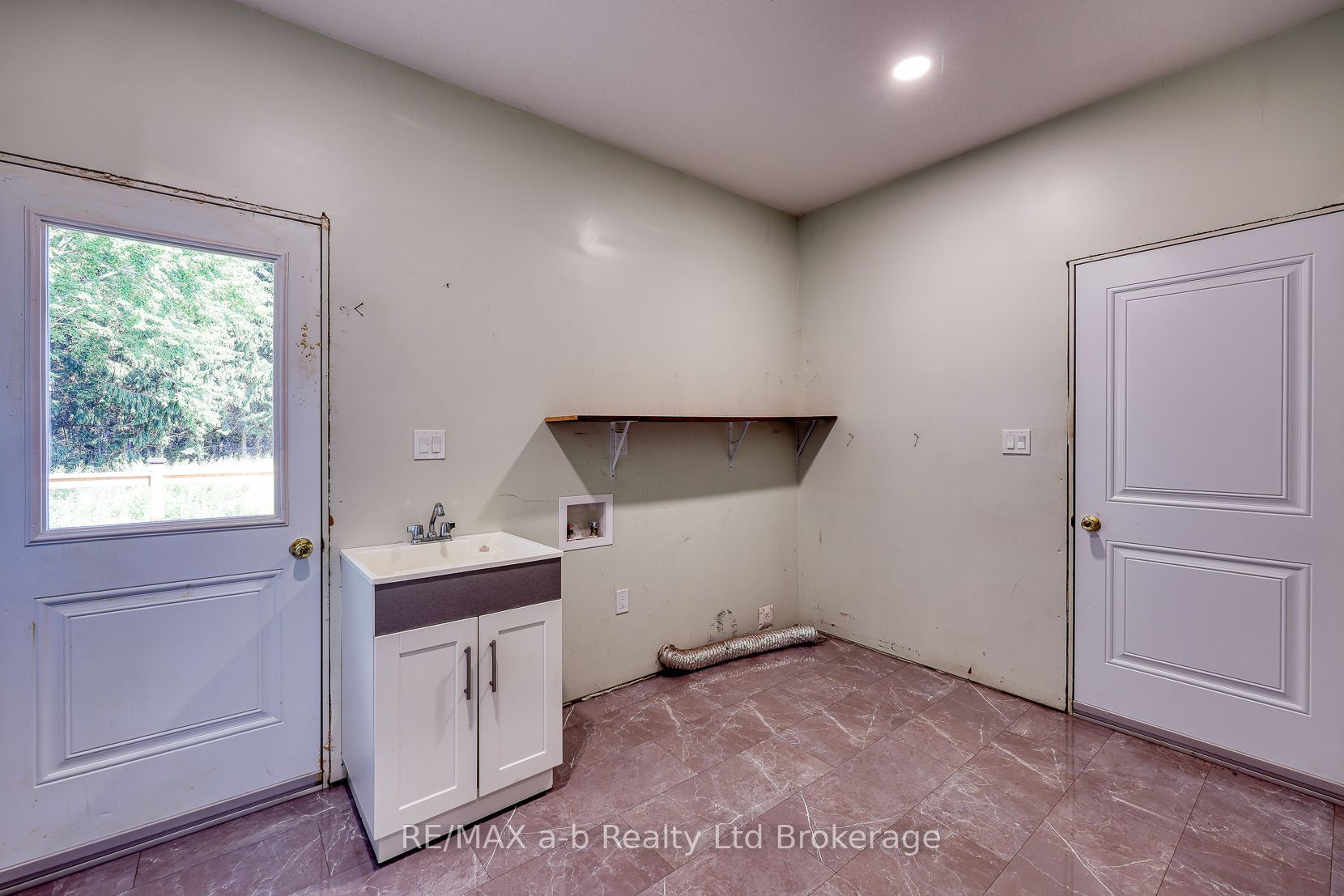 287 24 Highway W Road Property Photo 28