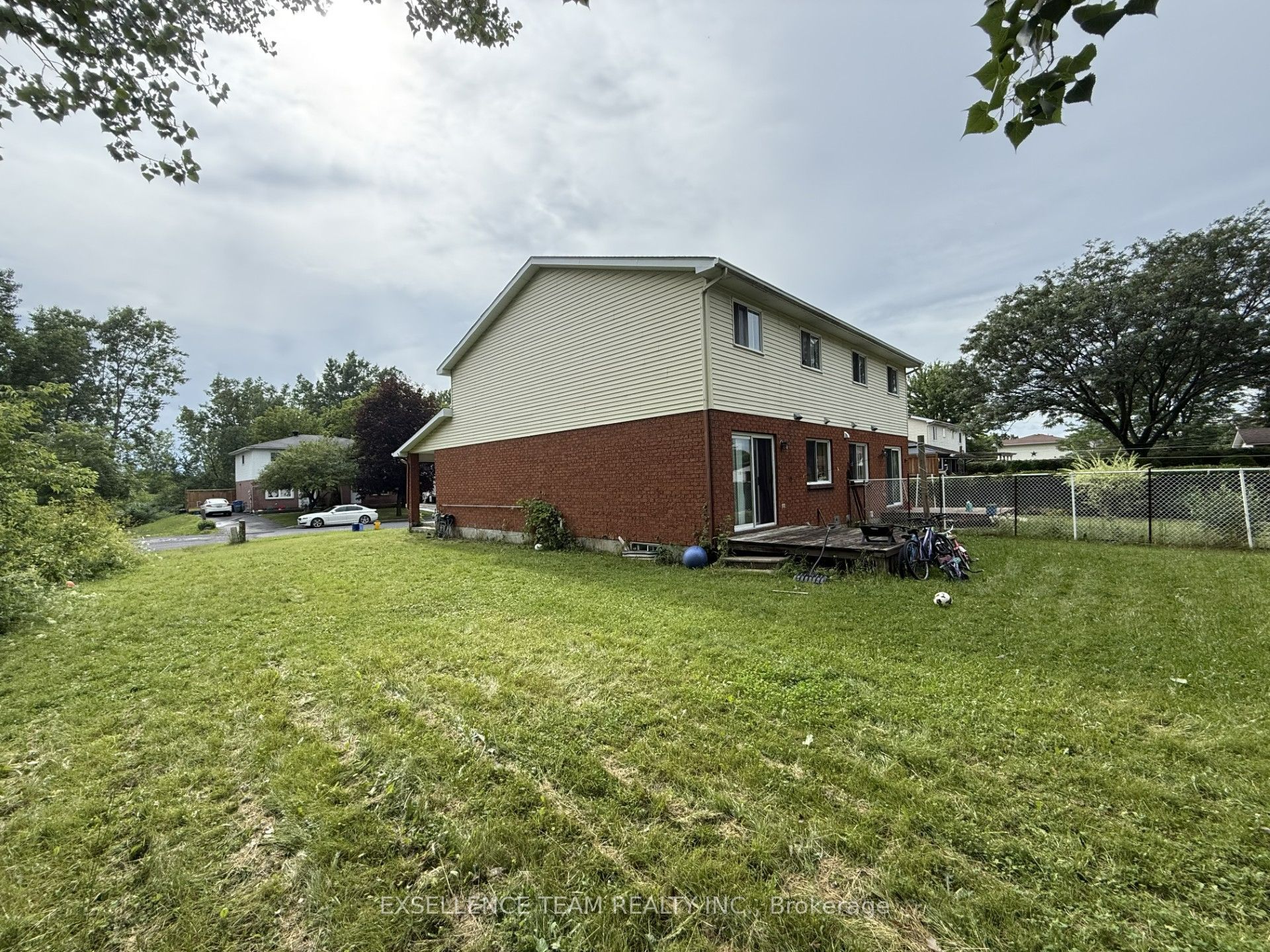 3055 Northdale Drive Property Photo 2
